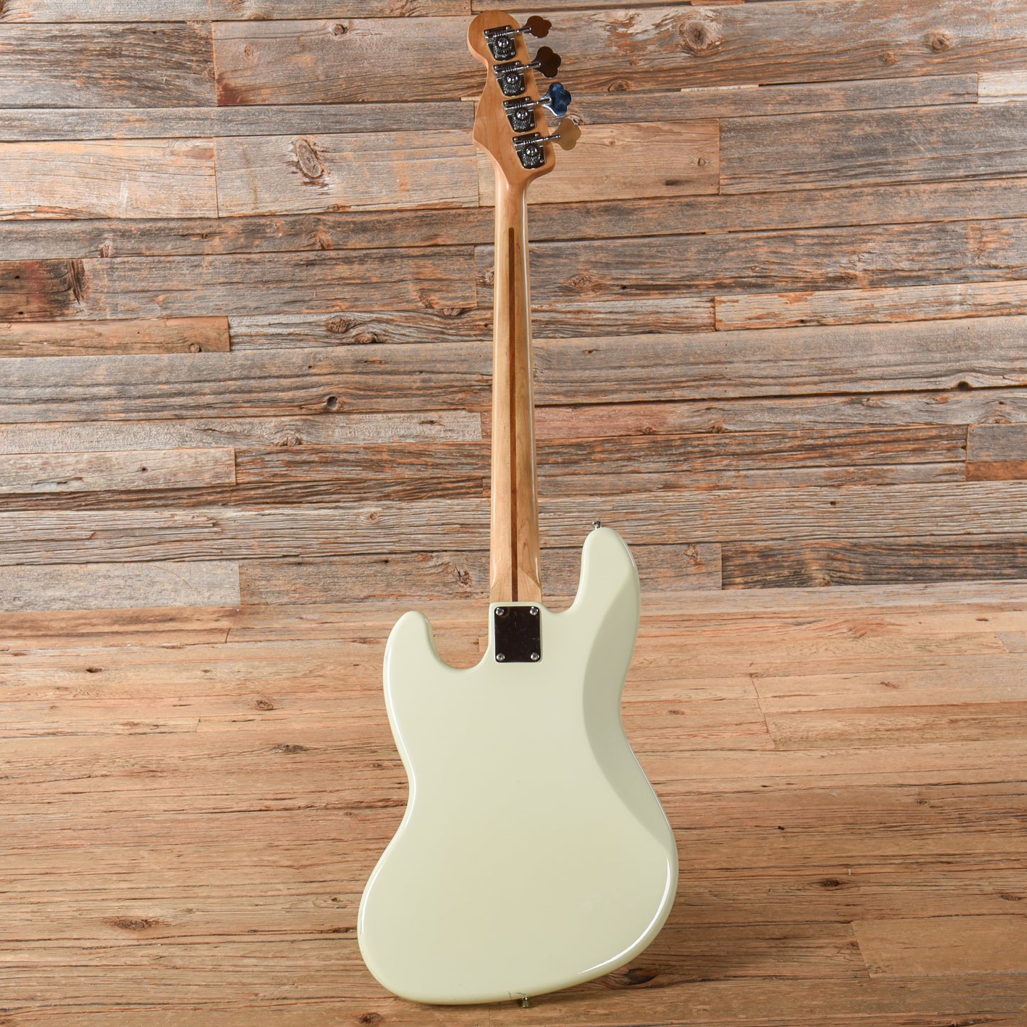 Fender Standard Jazz Bass White 2002 Bass Guitars / 4-String