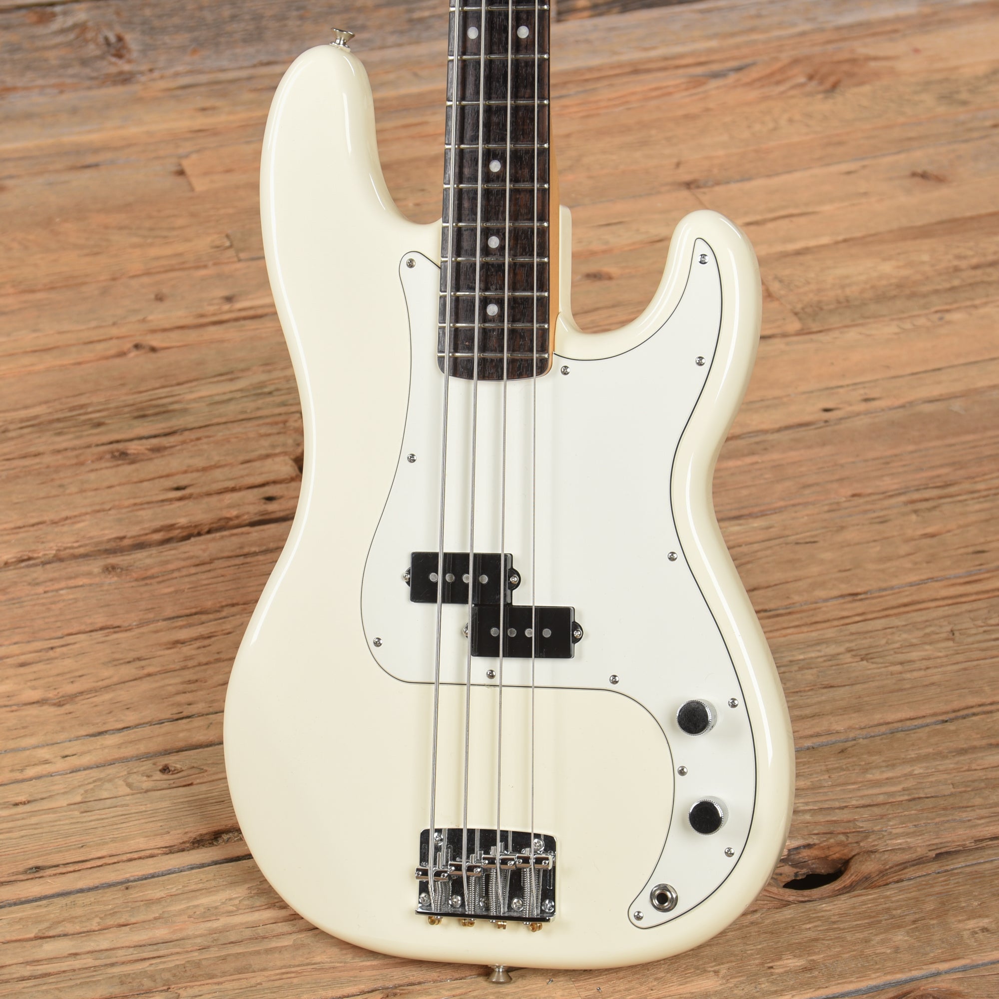 Fender Standard Precision Bass White 2009 Bass Guitars / 4-String