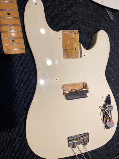 Fender Telecaster Bass White Refin 1971 Bass Guitars / 4-String