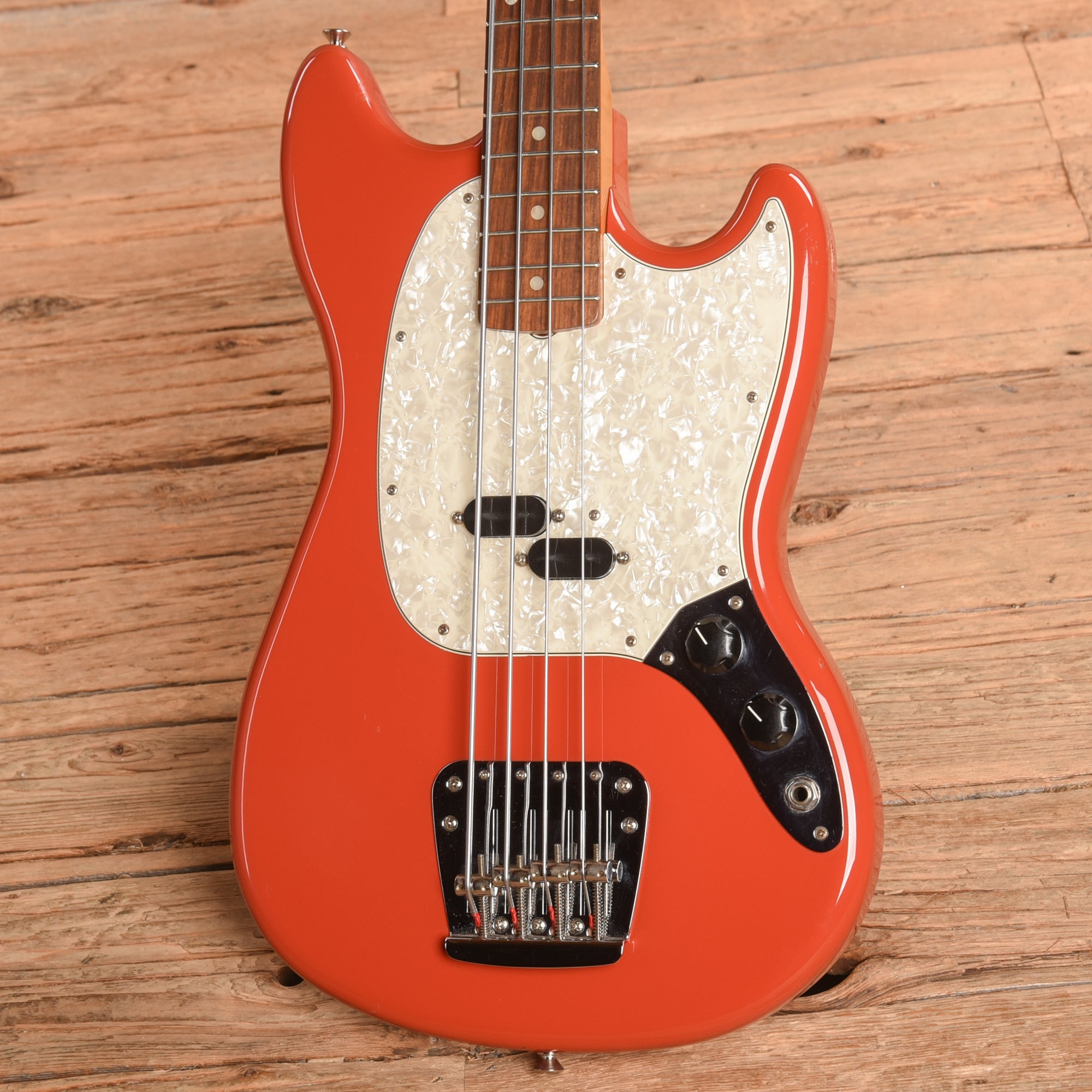 Fender Vintera '60s Mustang Bass Fiesta Red 2019 Bass Guitars / 4-String