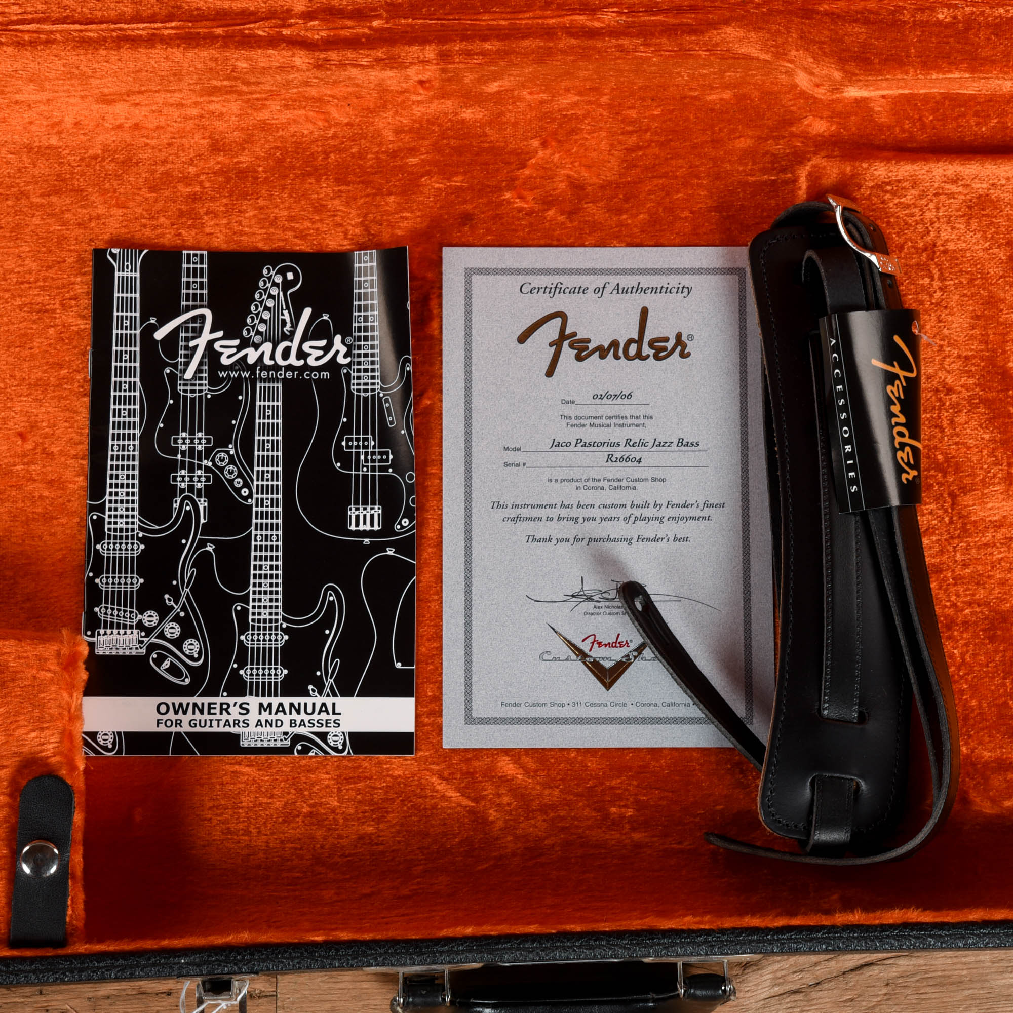 Fender Custom Shop Jaco Pastorius Tribute Jazz Bass Relic Sunburst 2006 Bass Guitars / 5-String or More