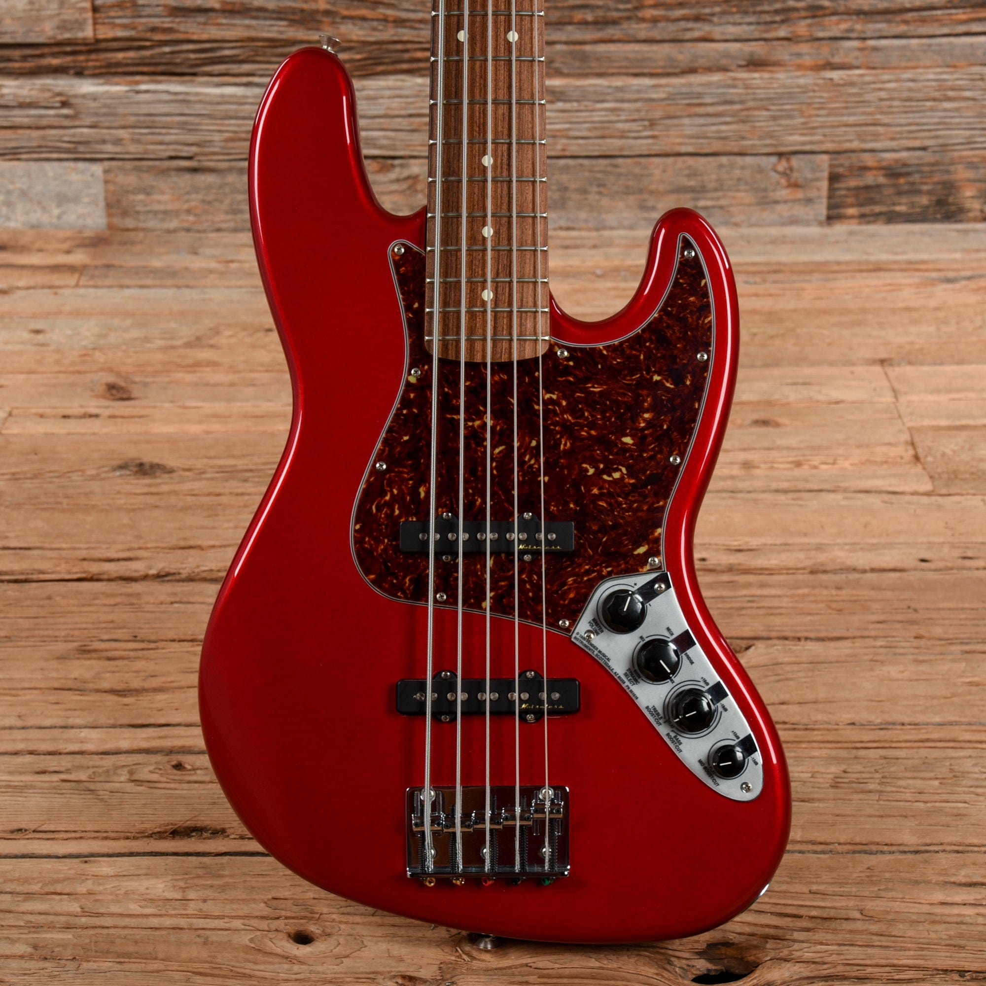 Fender Deluxe Active Jazz Bass V Candy Apple Red 2004 Bass Guitars / 5-String or More
