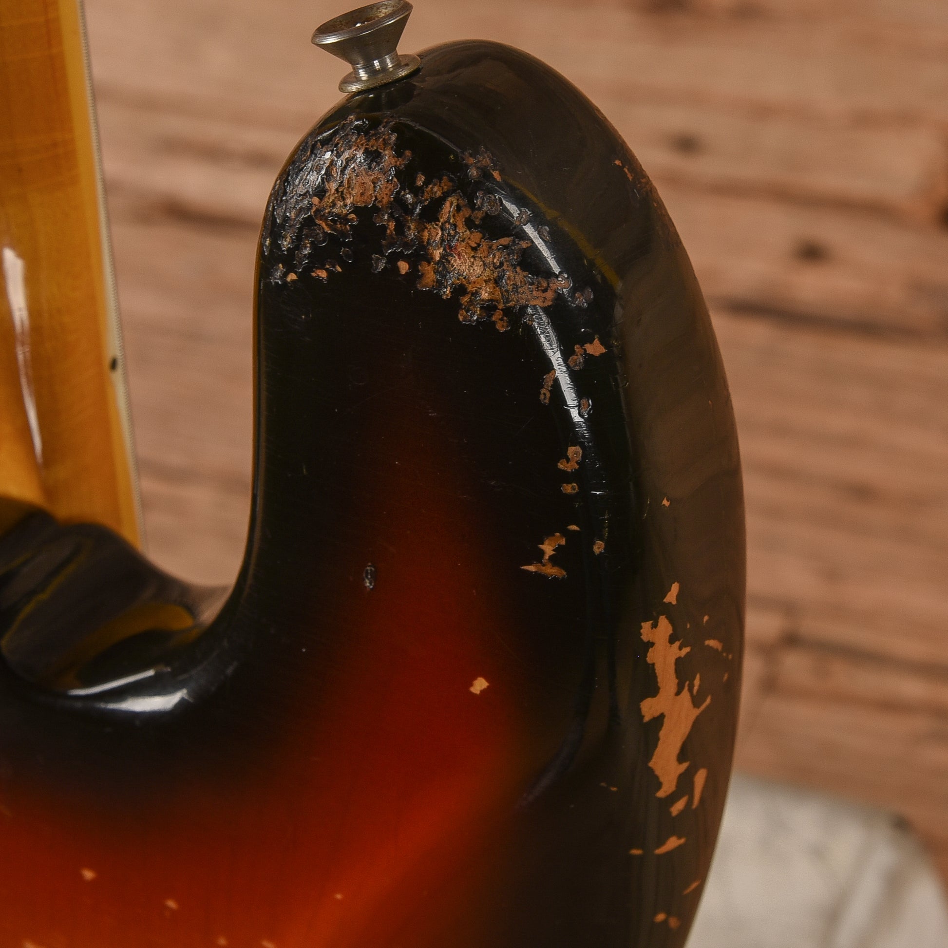 Fender Jazz Bass Sunburst 1969 Bass Guitars / 5-String or More