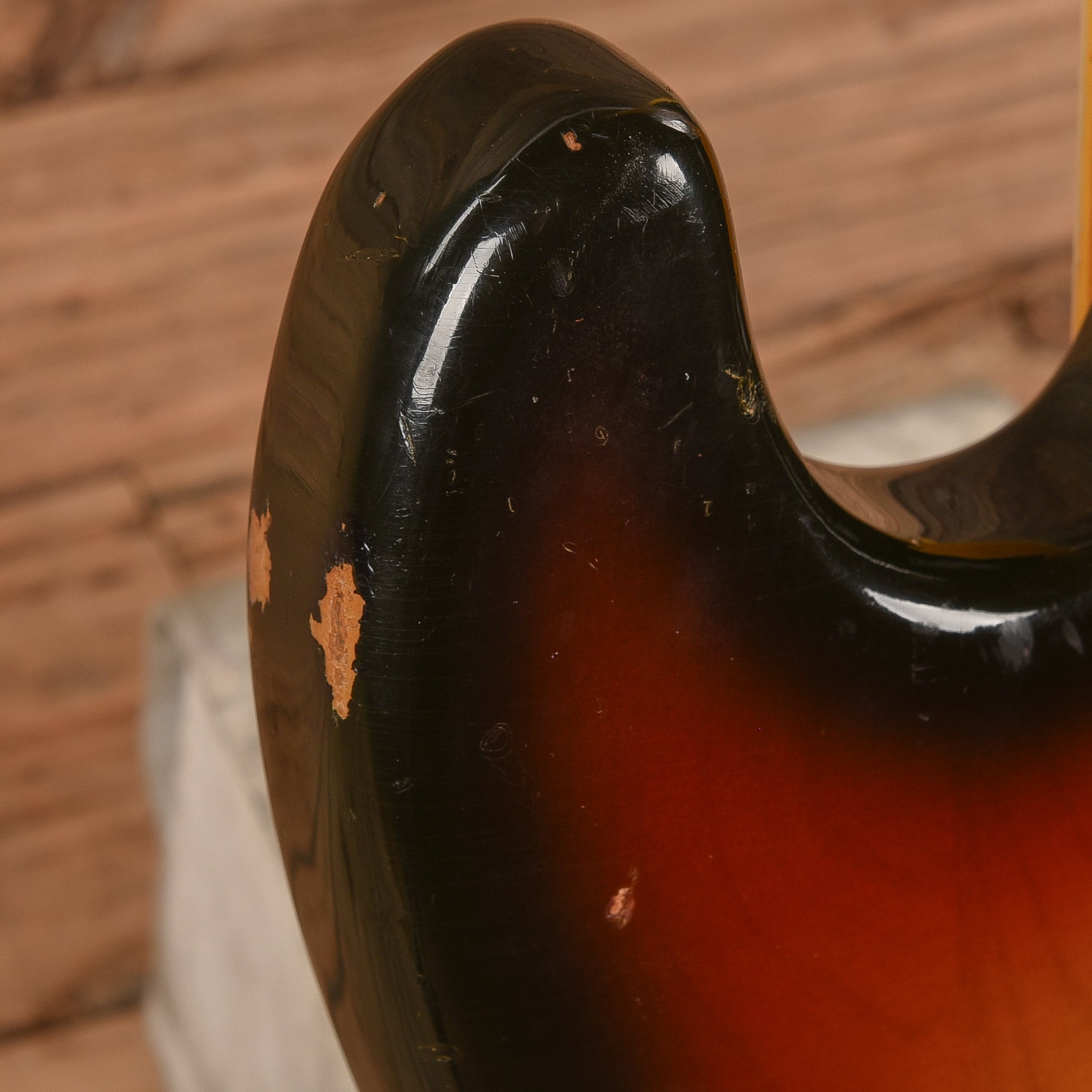 Fender Jazz Bass Sunburst 1969 Bass Guitars / 5-String or More