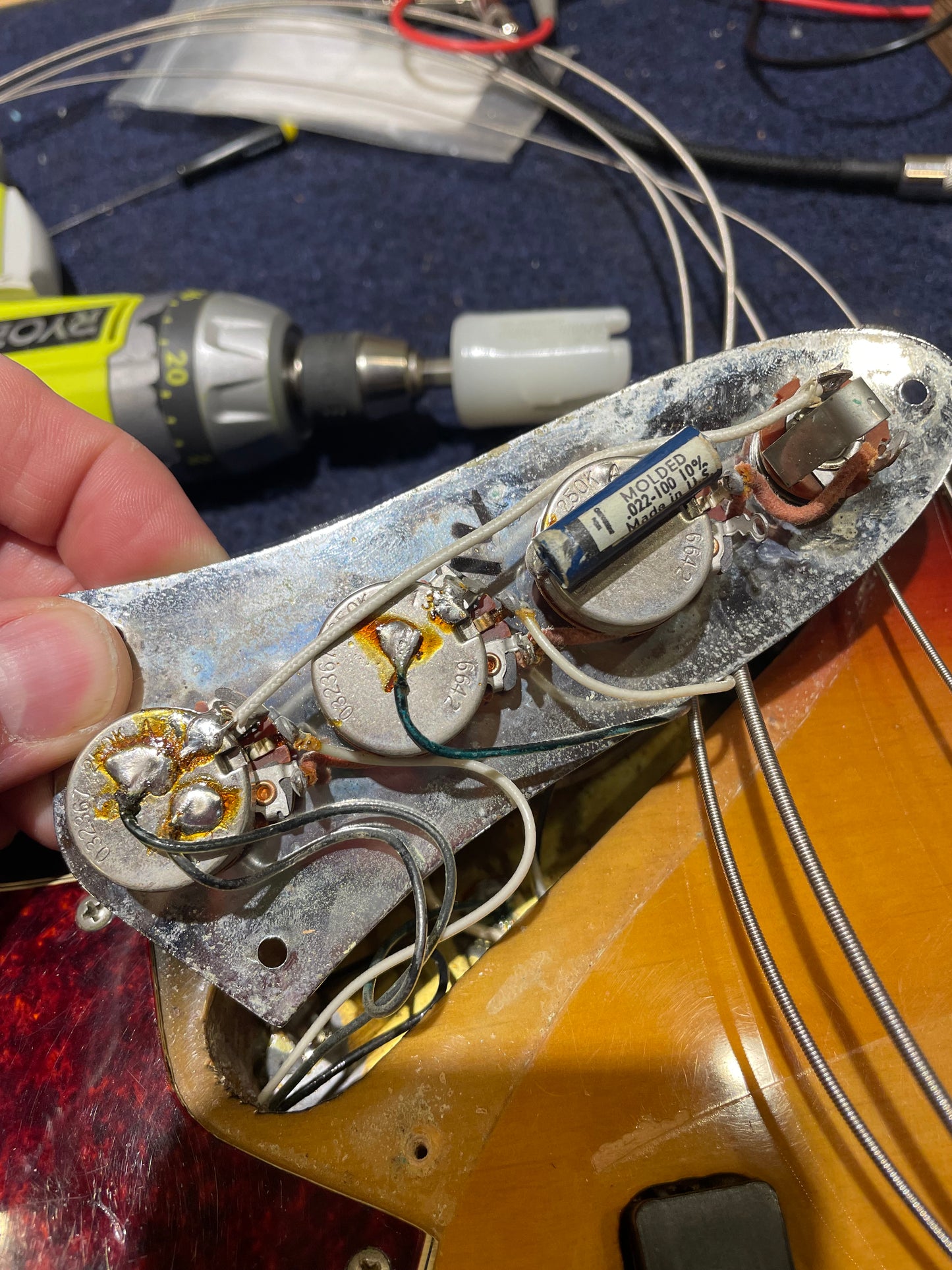 Fender Jazz Bass Sunburst 1969 Bass Guitars / 5-String or More