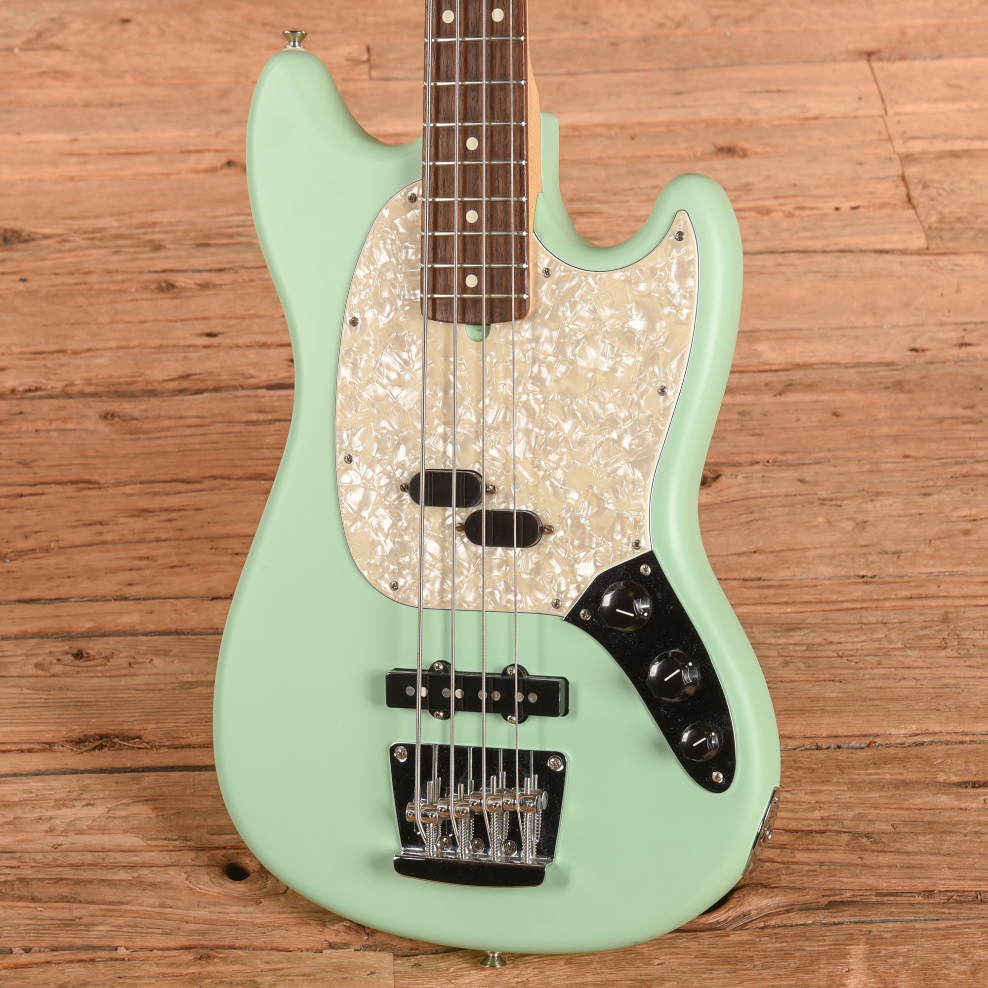 Fender American Performer Mustang Bass Satin Seafoam Green Bass Guitars
