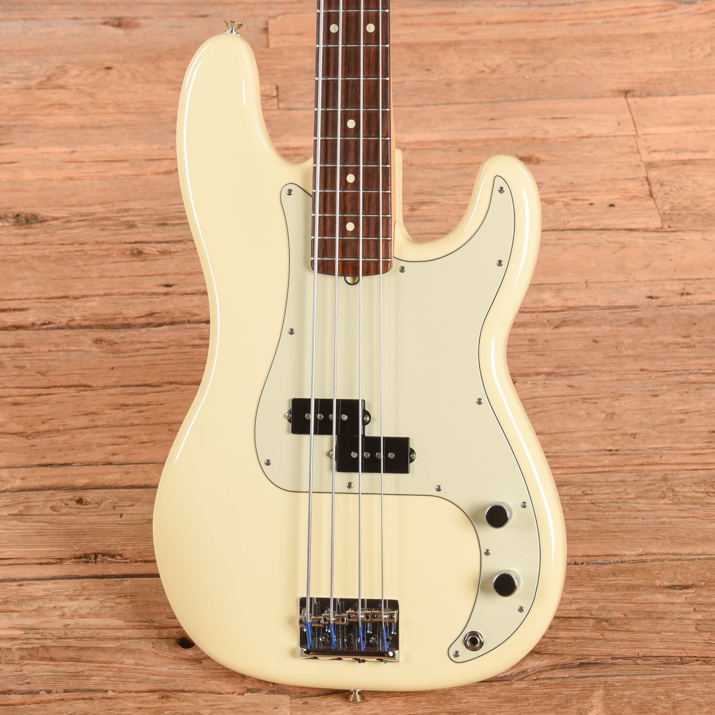 Fender American Professional Precision Bass Olympic White 2019 Bass Guitars