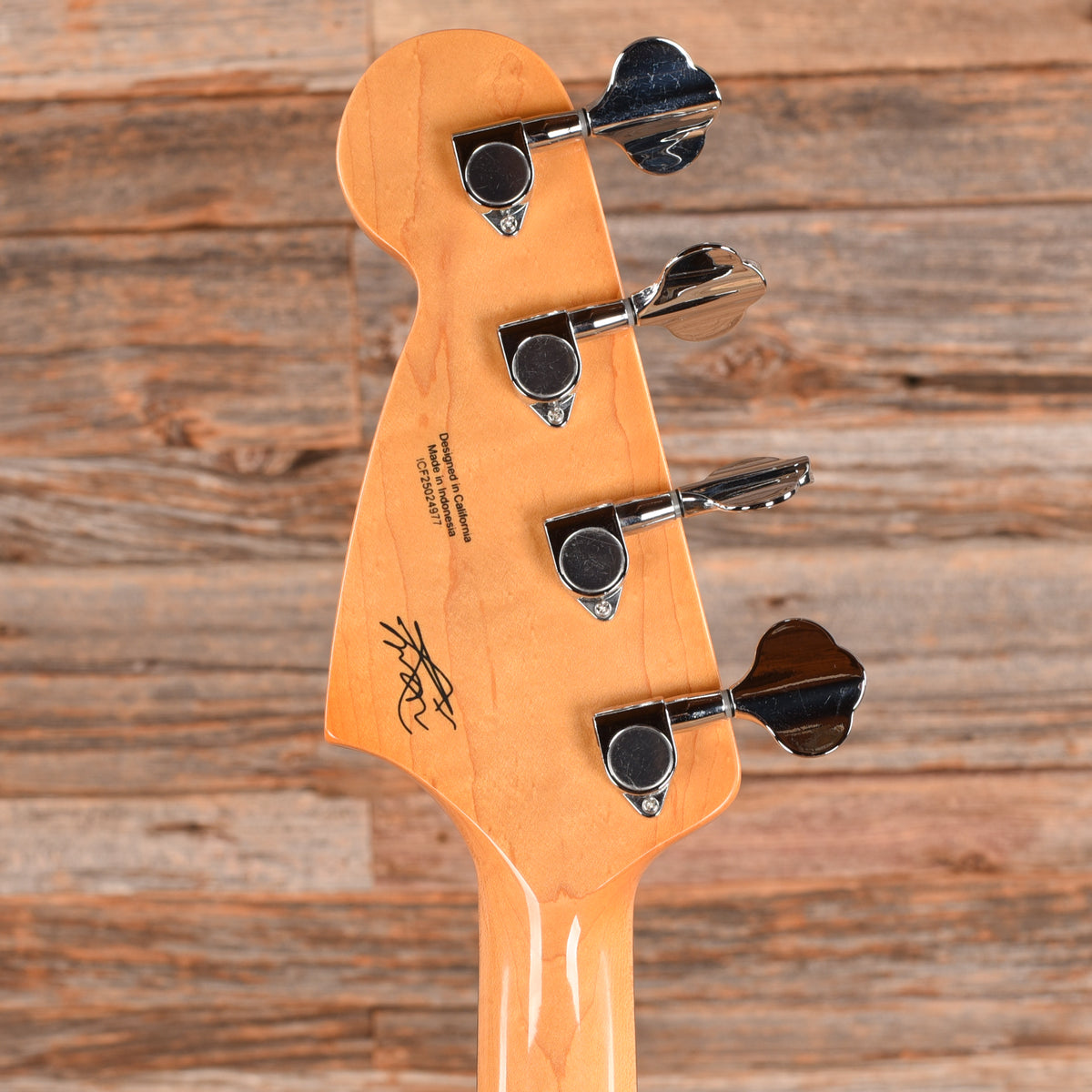 Fender Chilli Beans. Maika Mustang Bass Natural 2025 Bass Guitars