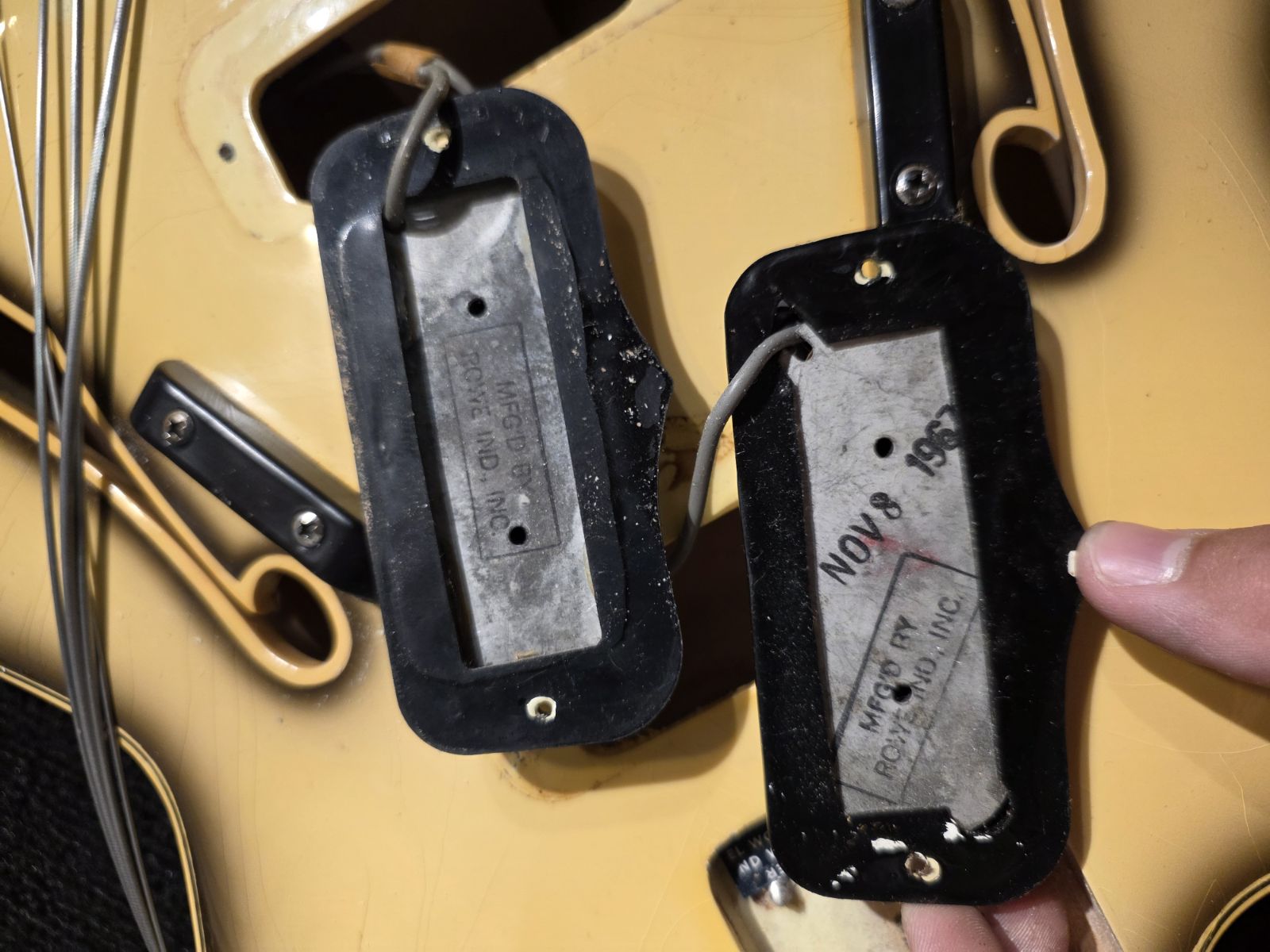 Fender Coronado II Bass Antigua 1967 Bass Guitars
