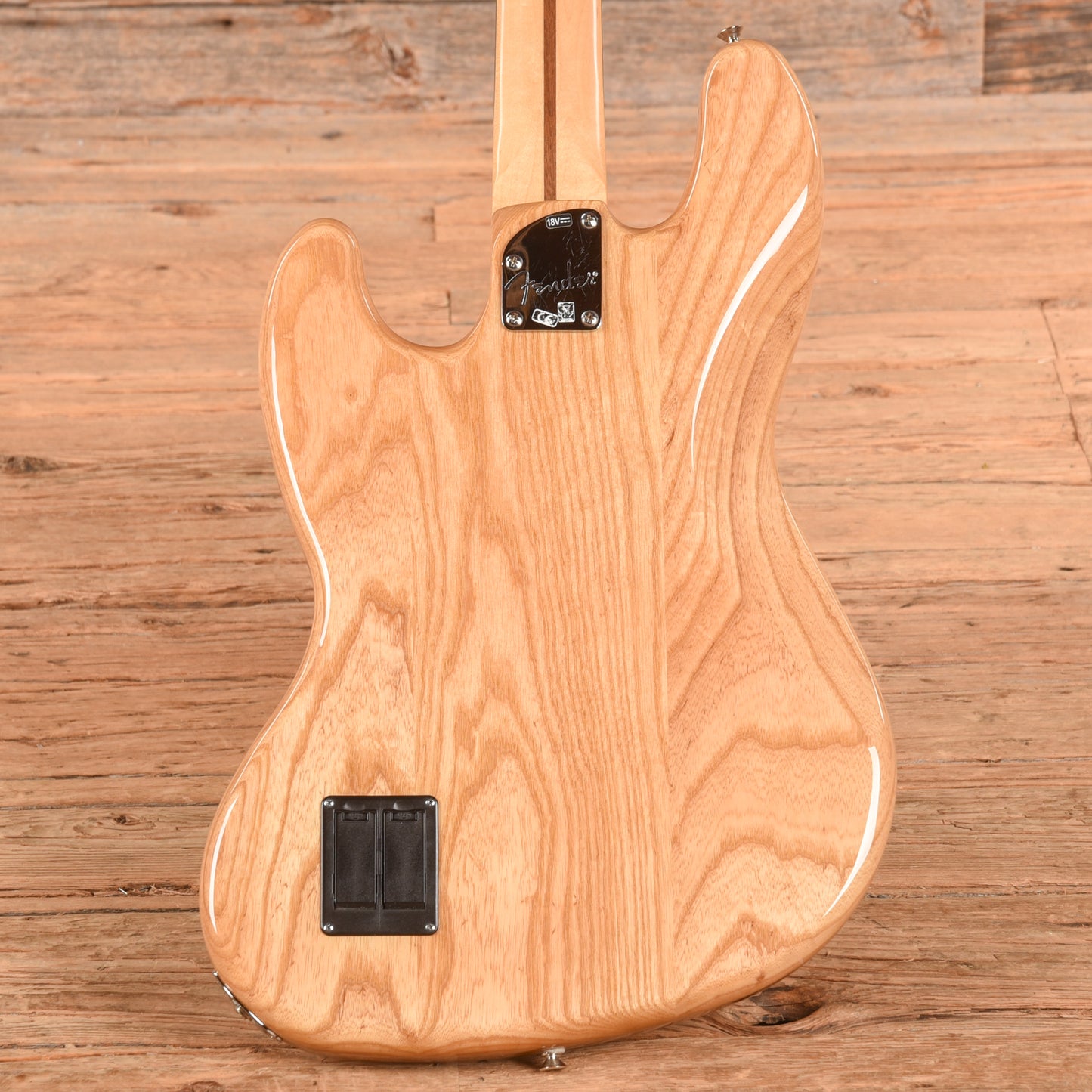 Fender Deluxe Active Jazz Bass Natural 2020 Bass Guitars