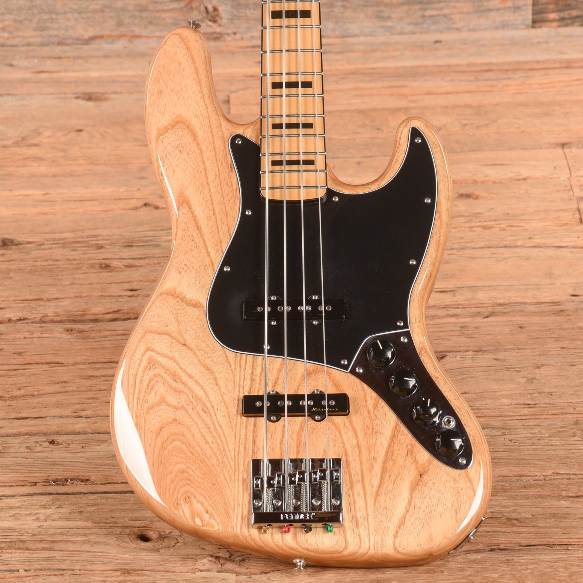 Fender Deluxe Active Jazz Bass Natural 2020 Bass Guitars