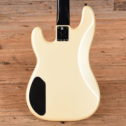 Fender Duff McKagan Signature Bass Pearl White Bass Guitars