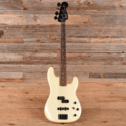 Fender Duff McKagan Signature Bass Pearl White Bass Guitars