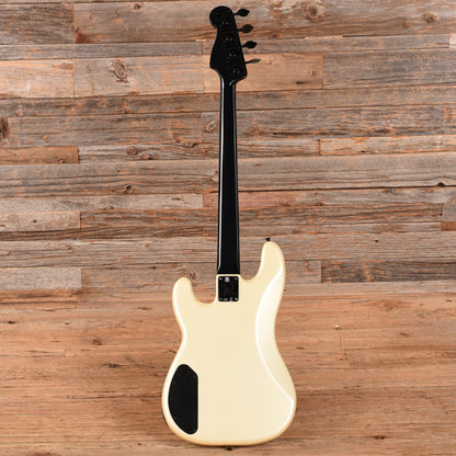 Fender Duff McKagan Signature Bass Pearl White Bass Guitars