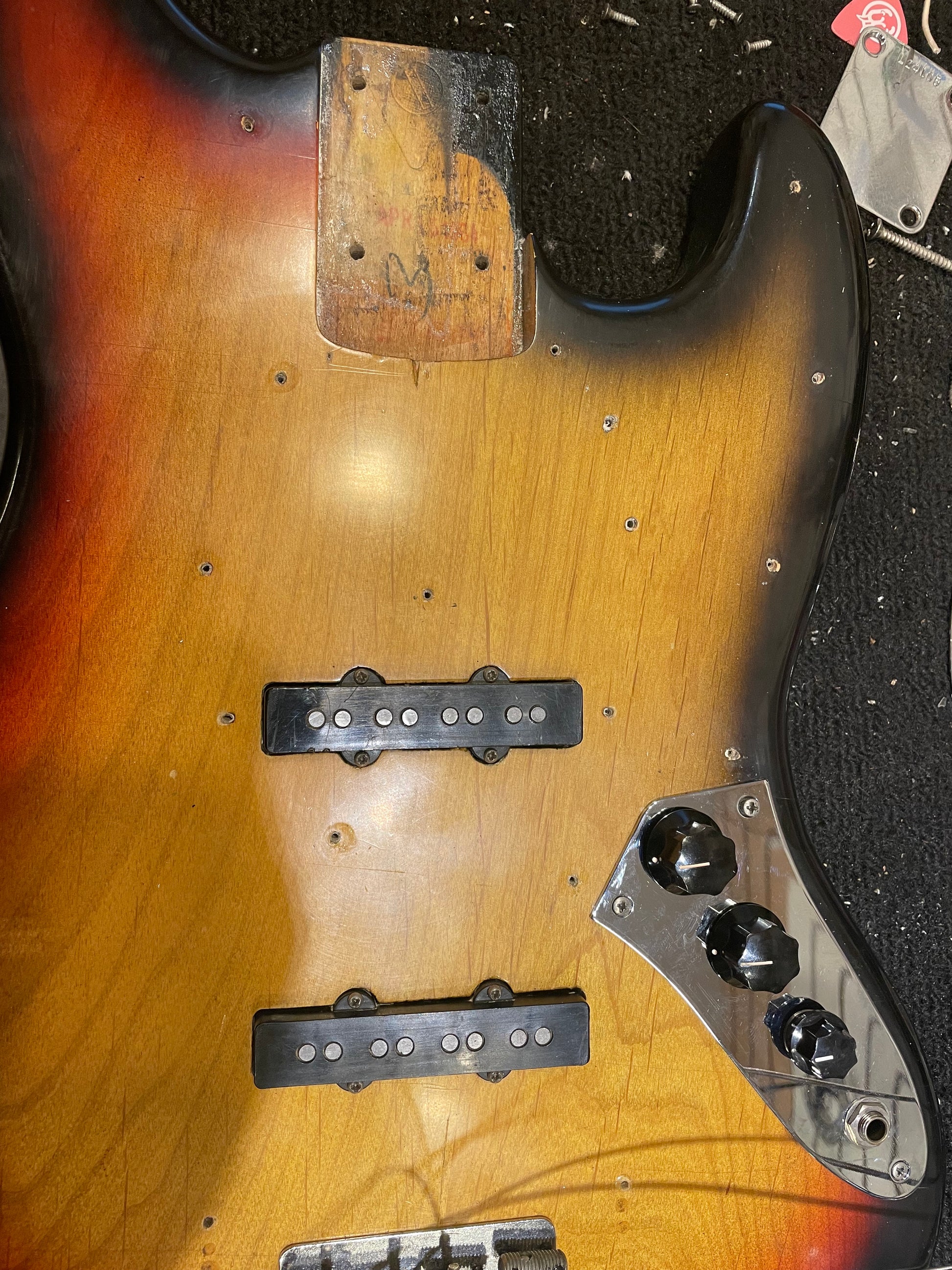 Fender Jazz Bass Sunburst 1964 Bass Guitars