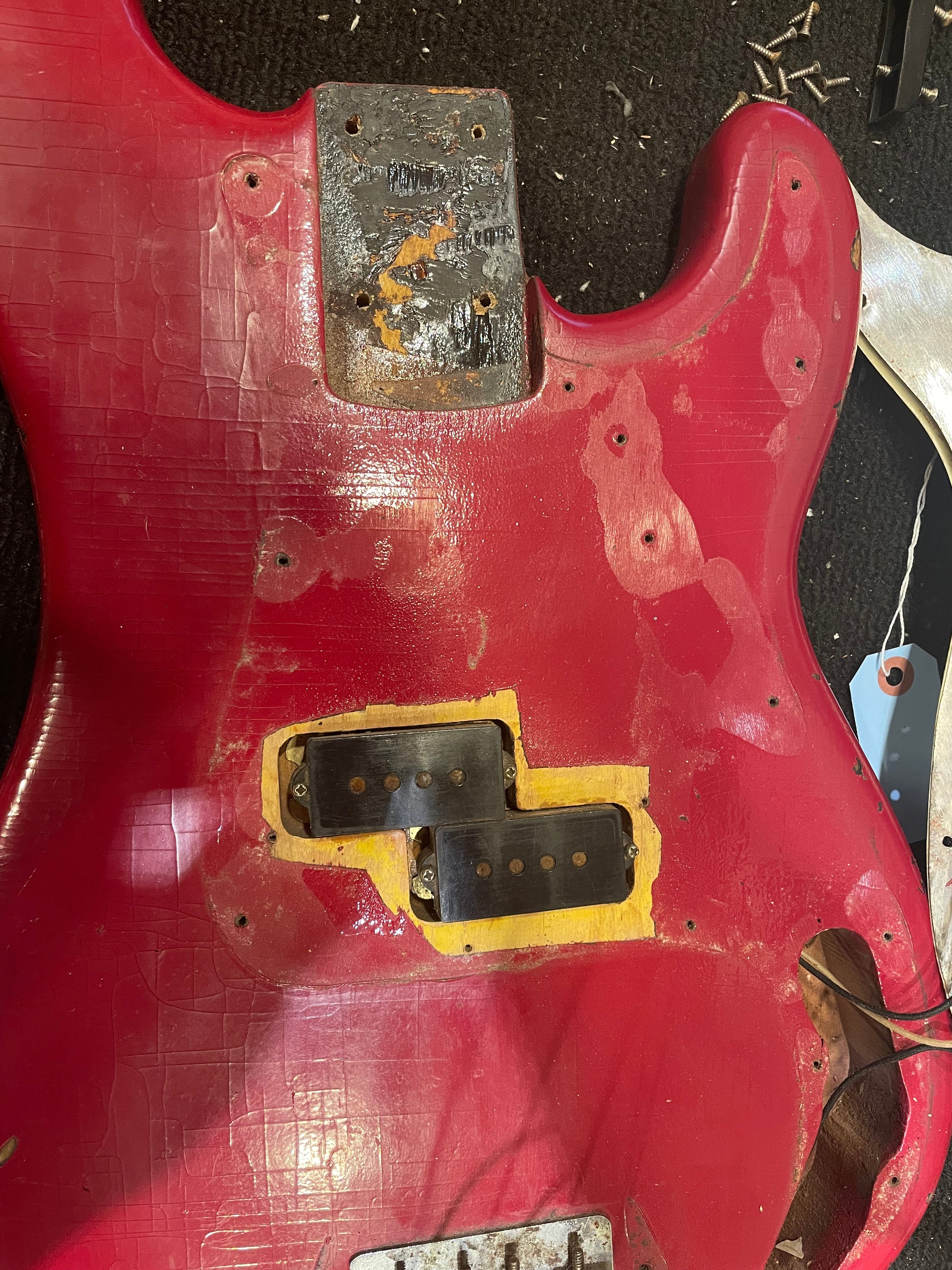 Fender Precision Bass Dakota Red Refin 1963 – Chicago Music Exchange