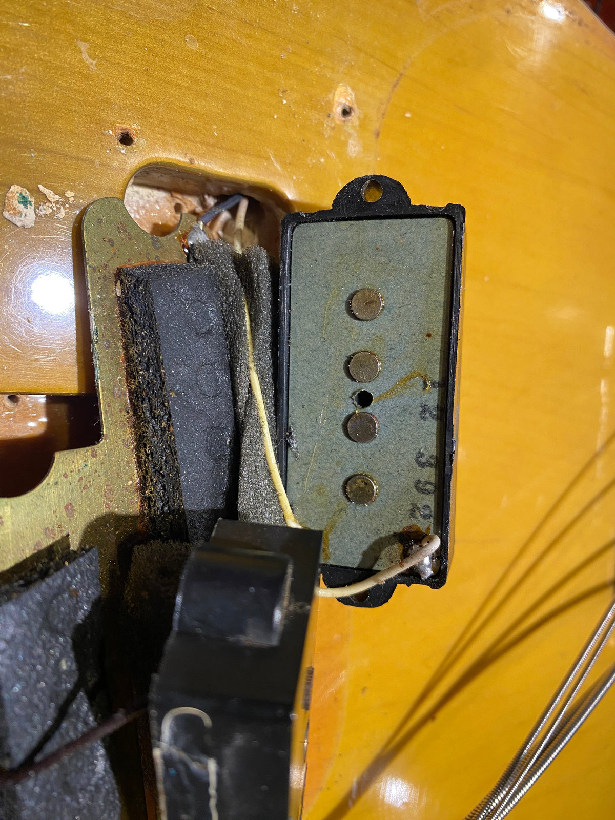 Fender Precision Bass Sunburst 1972 Bass Guitars