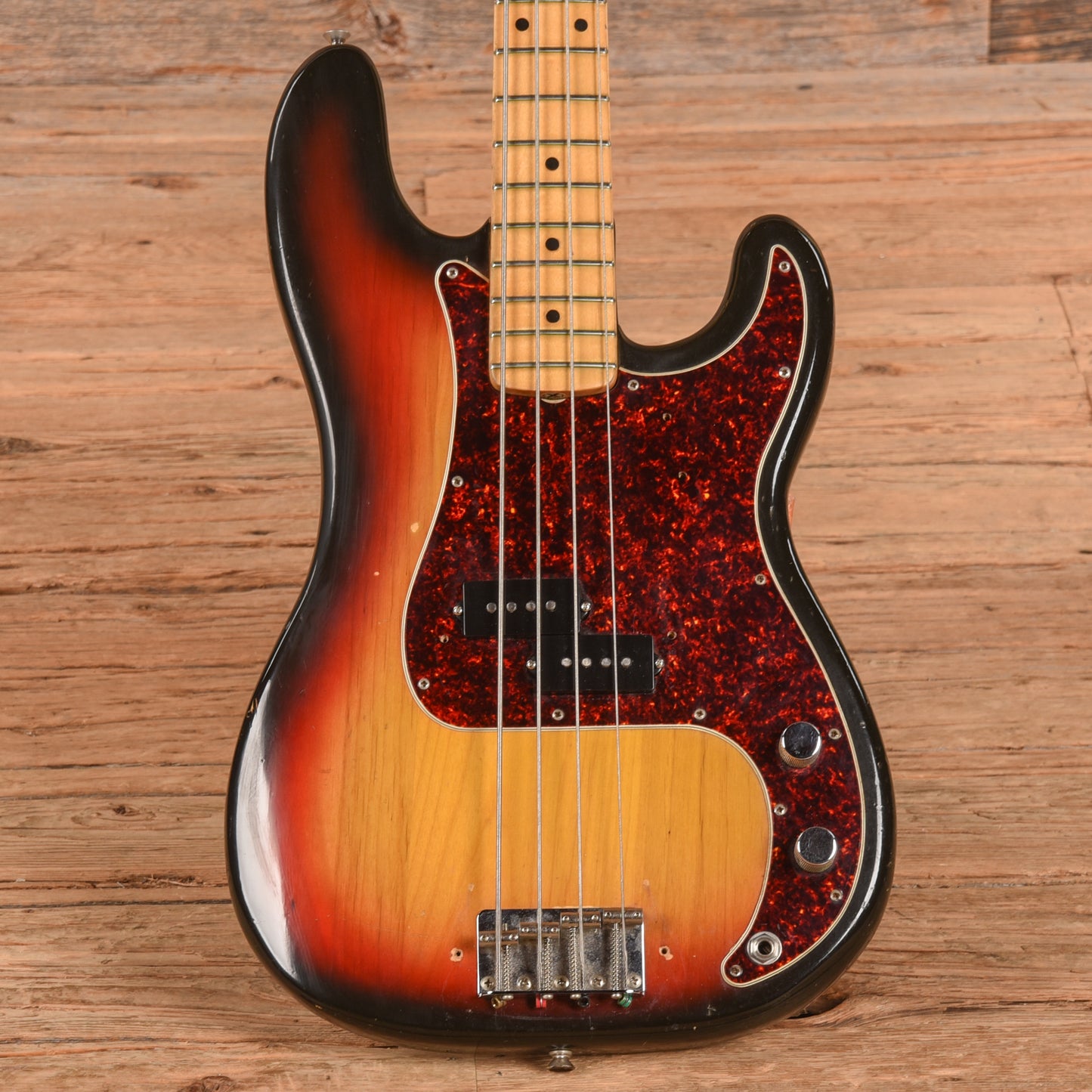 Fender Precision Bass Sunburst 1975 Bass Guitars
