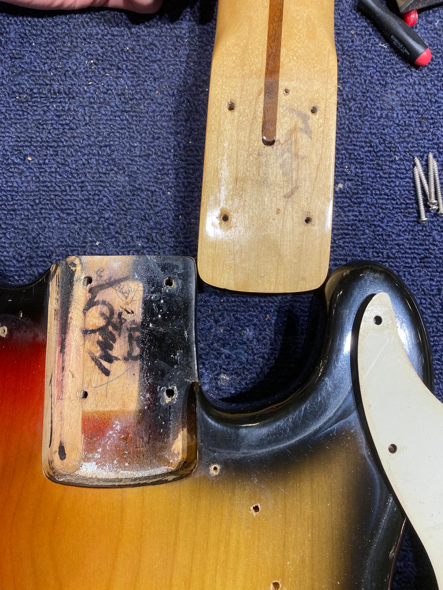 Fender Precision Bass Sunburst 1975 Bass Guitars