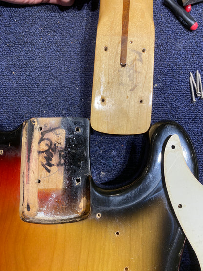 Fender Precision Bass Sunburst 1975 Bass Guitars