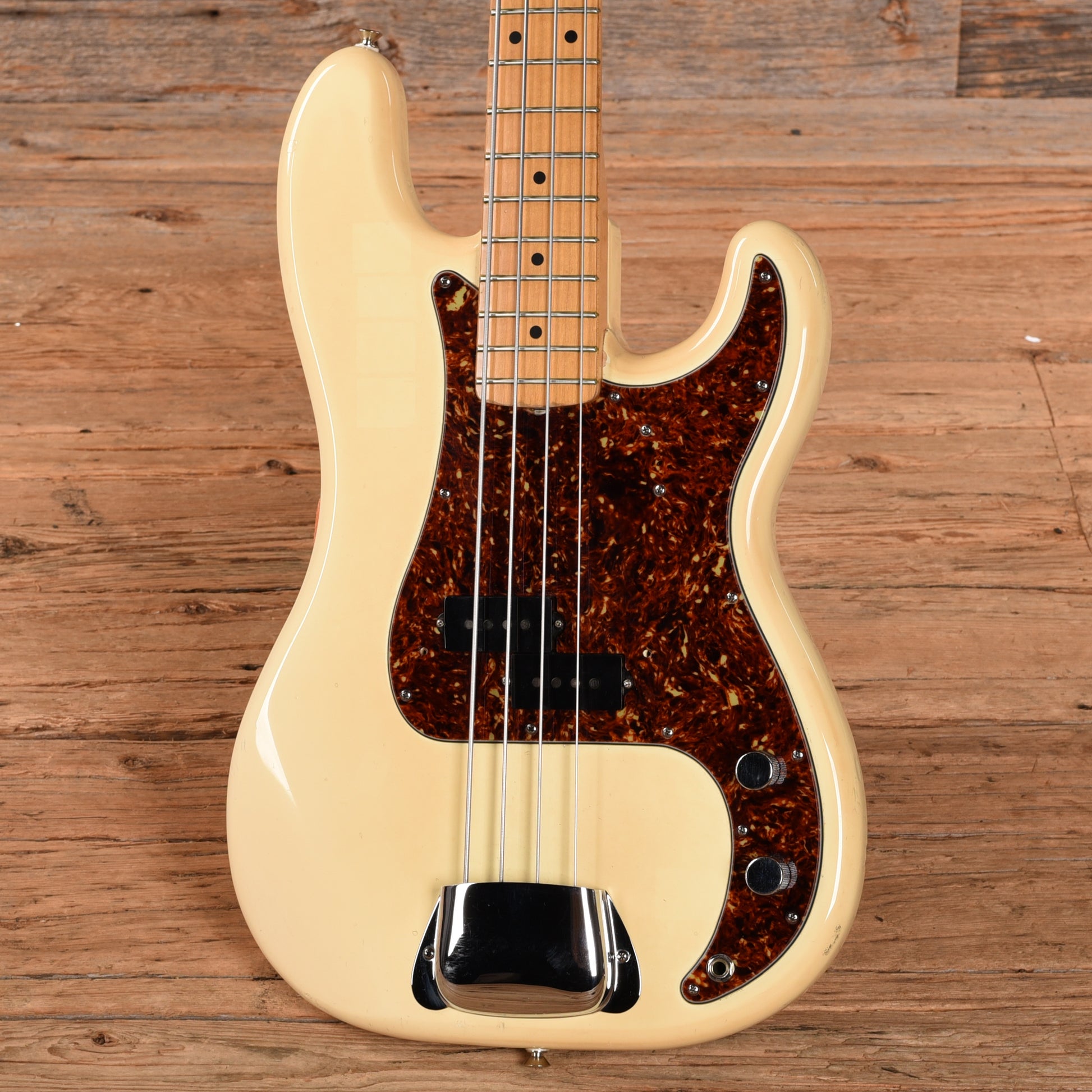 Fender Standard Precision Bass MIJ Arctic White 1985 Bass Guitars