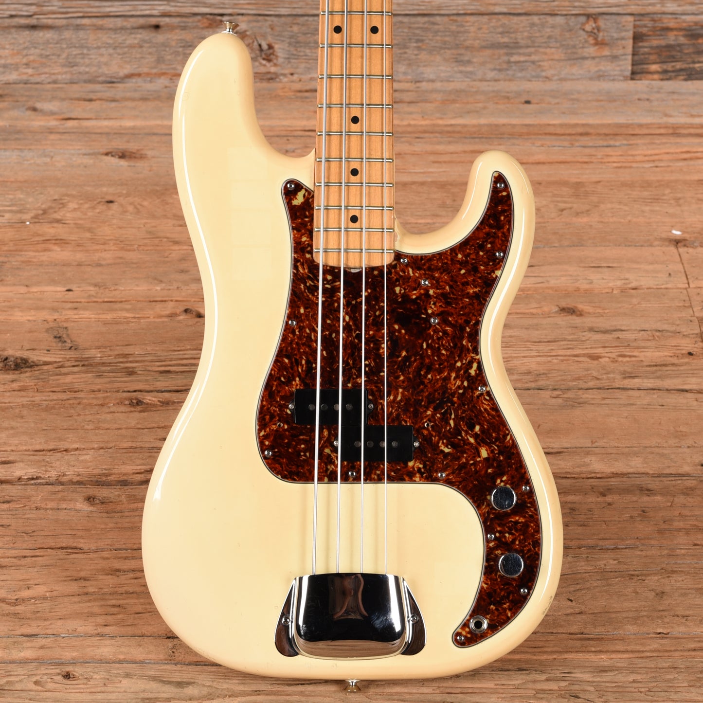 Fender Standard Precision Bass MIJ Arctic White 1985 Bass Guitars