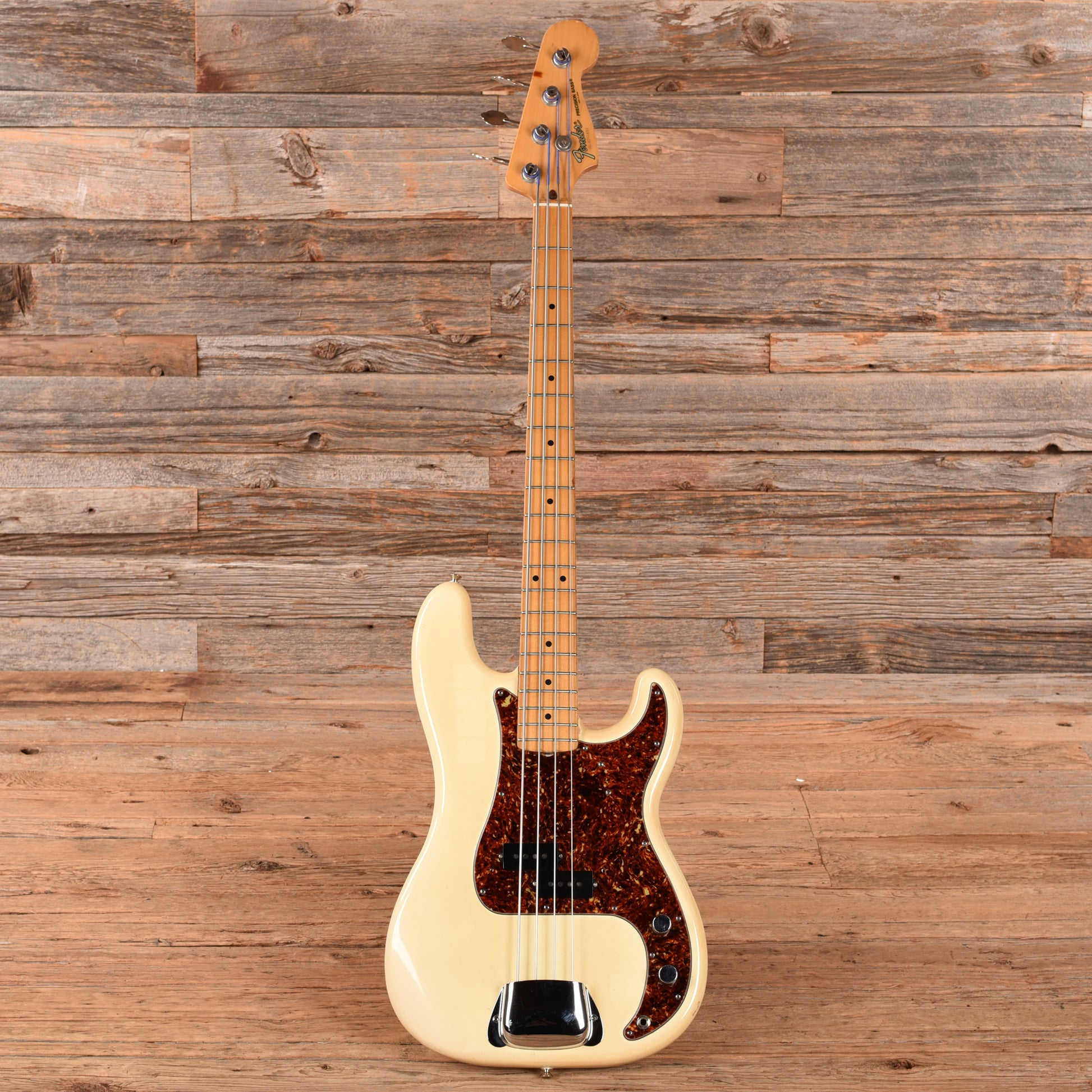 Fender Standard Precision Bass MIJ Arctic White 1985 Bass Guitars