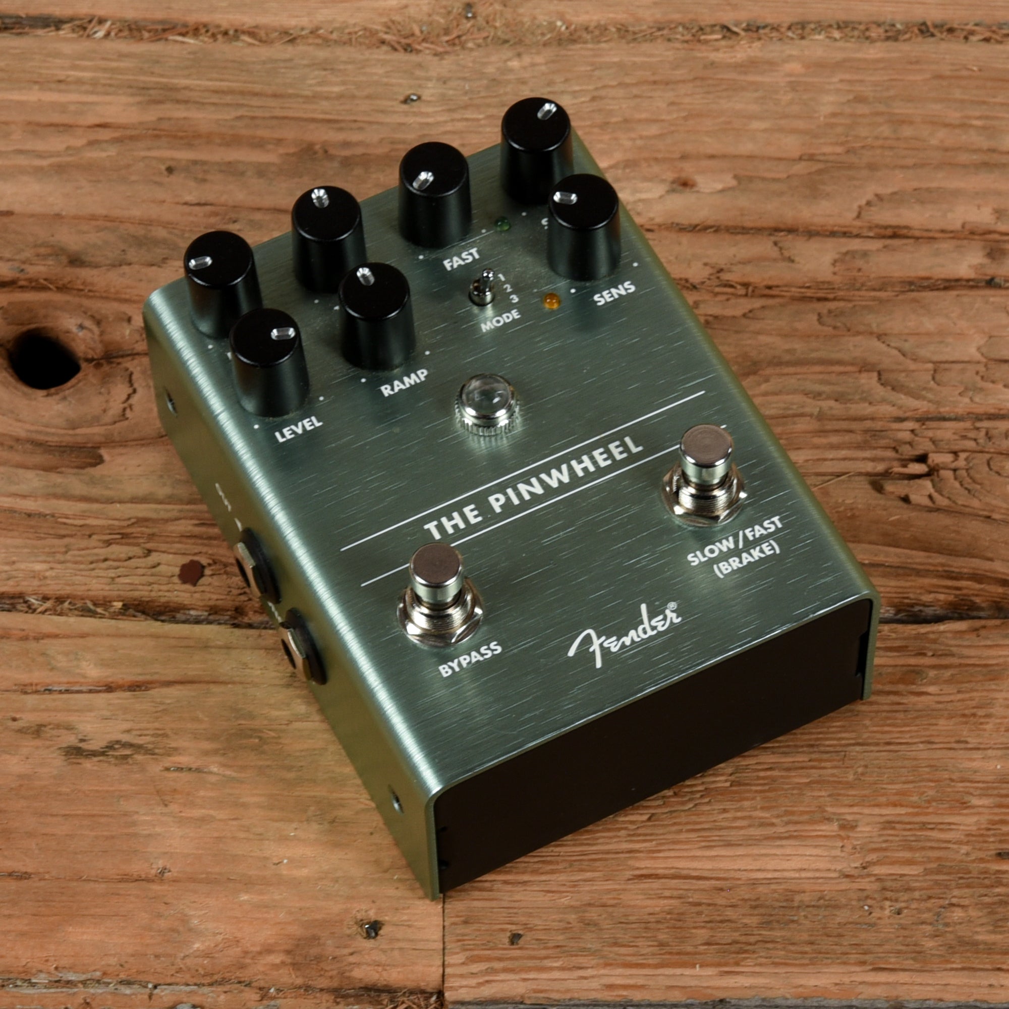 Fender The Pinwheel Rotary Speaker Emulator Effects and Pedals / Ring Modulators
