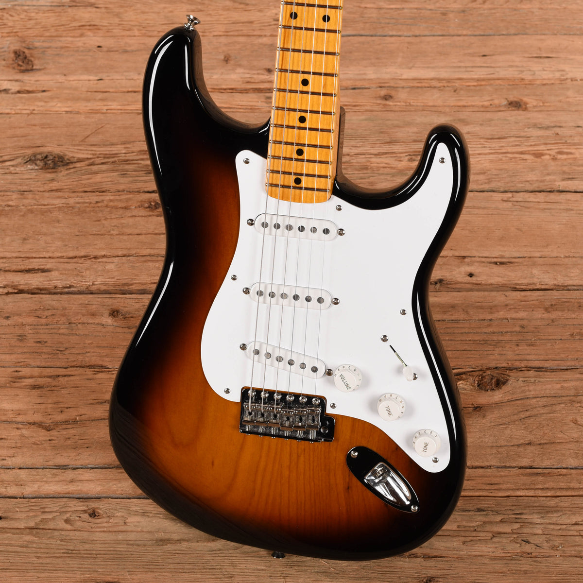 Fender 70th Anniversary American Vintage II '54 Stratocaster Sunburst 2024 Electric Guitars