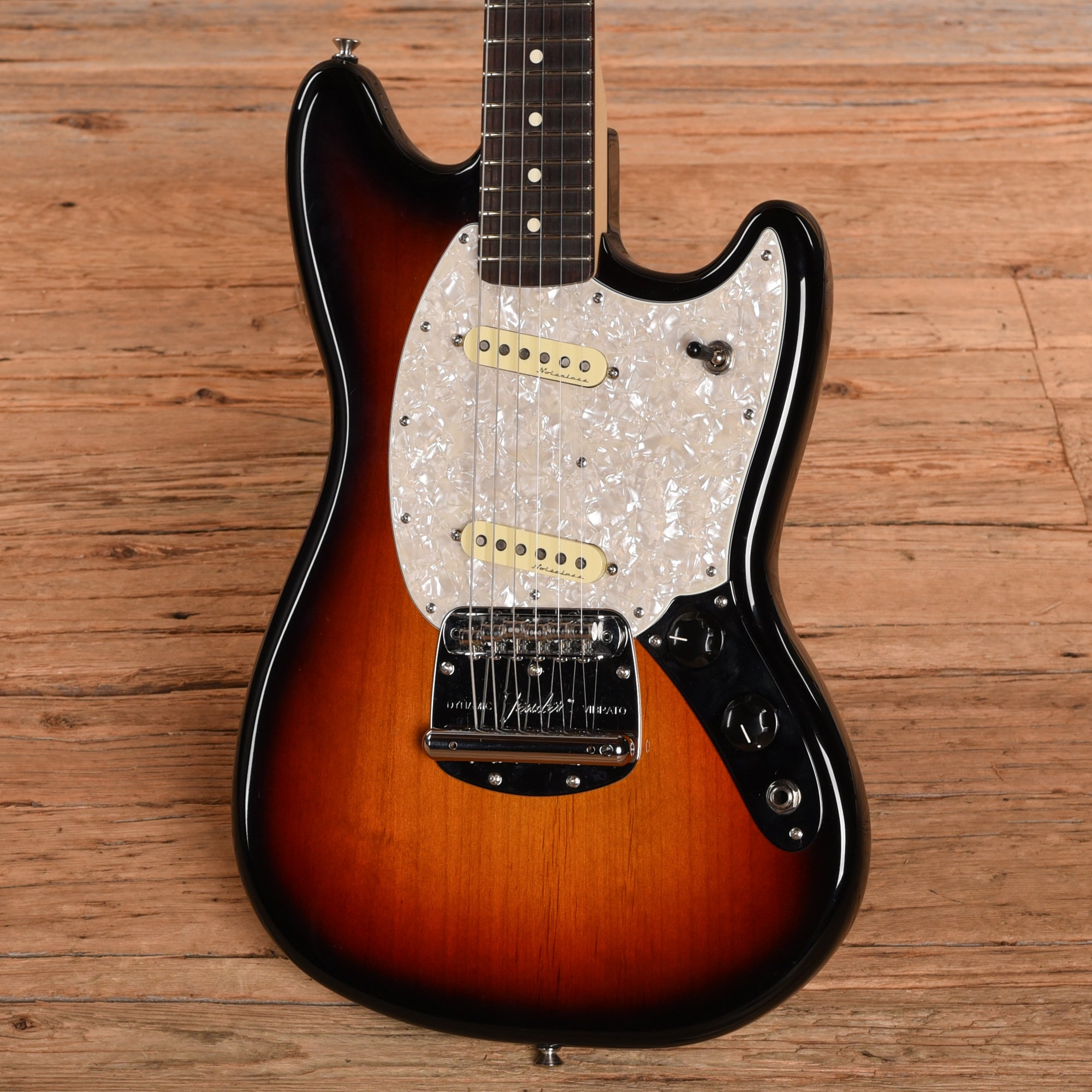 Fender American Performer Mustang Sunburst 2024 – Chicago Music Exchange