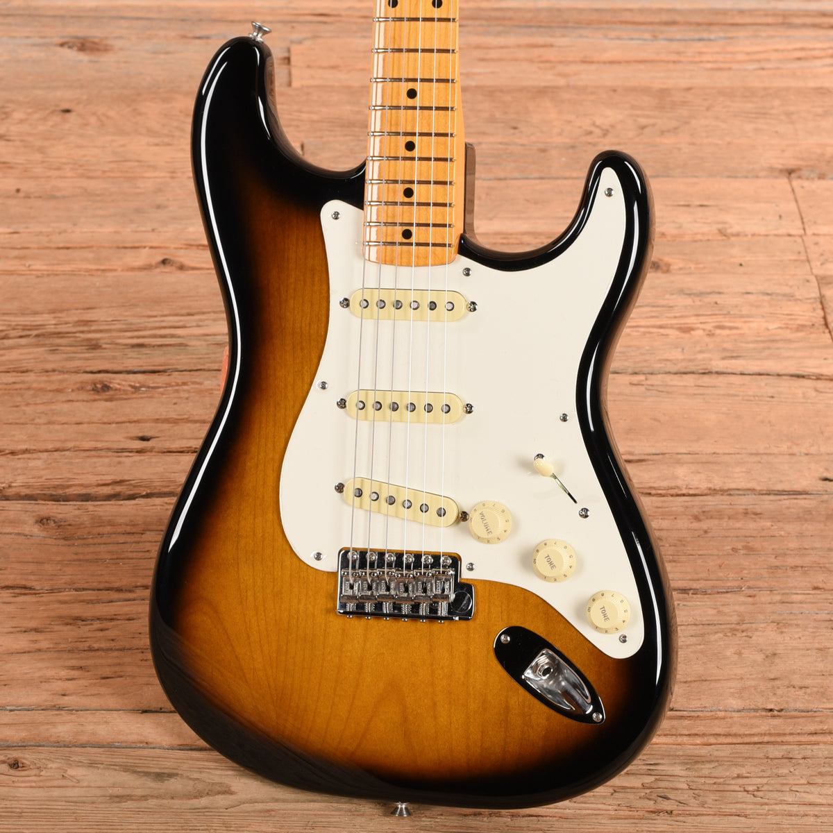 Fender American Vintage '57 Stratocaster Sunburst Electric Guitars