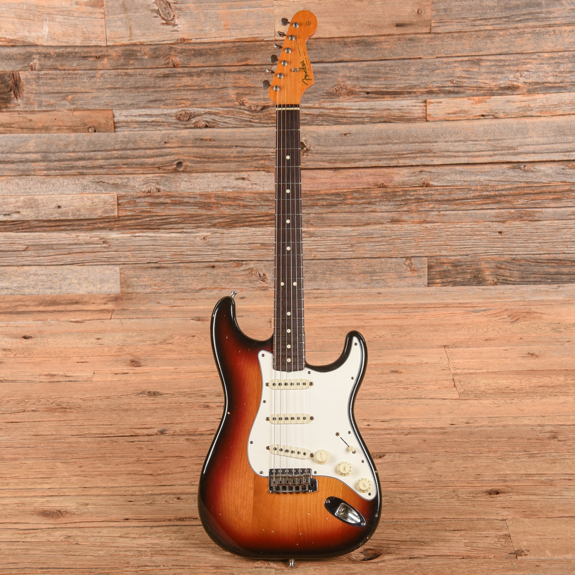 Fender American Vintage '62 Stratocaster Sunburst 1982 Electric Guitars