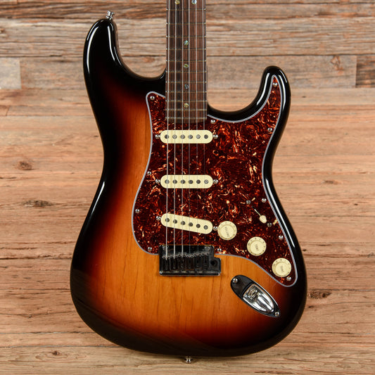 Fender AmericanDeluxe Stratocaster Sunburst 2005 Electric Guitars