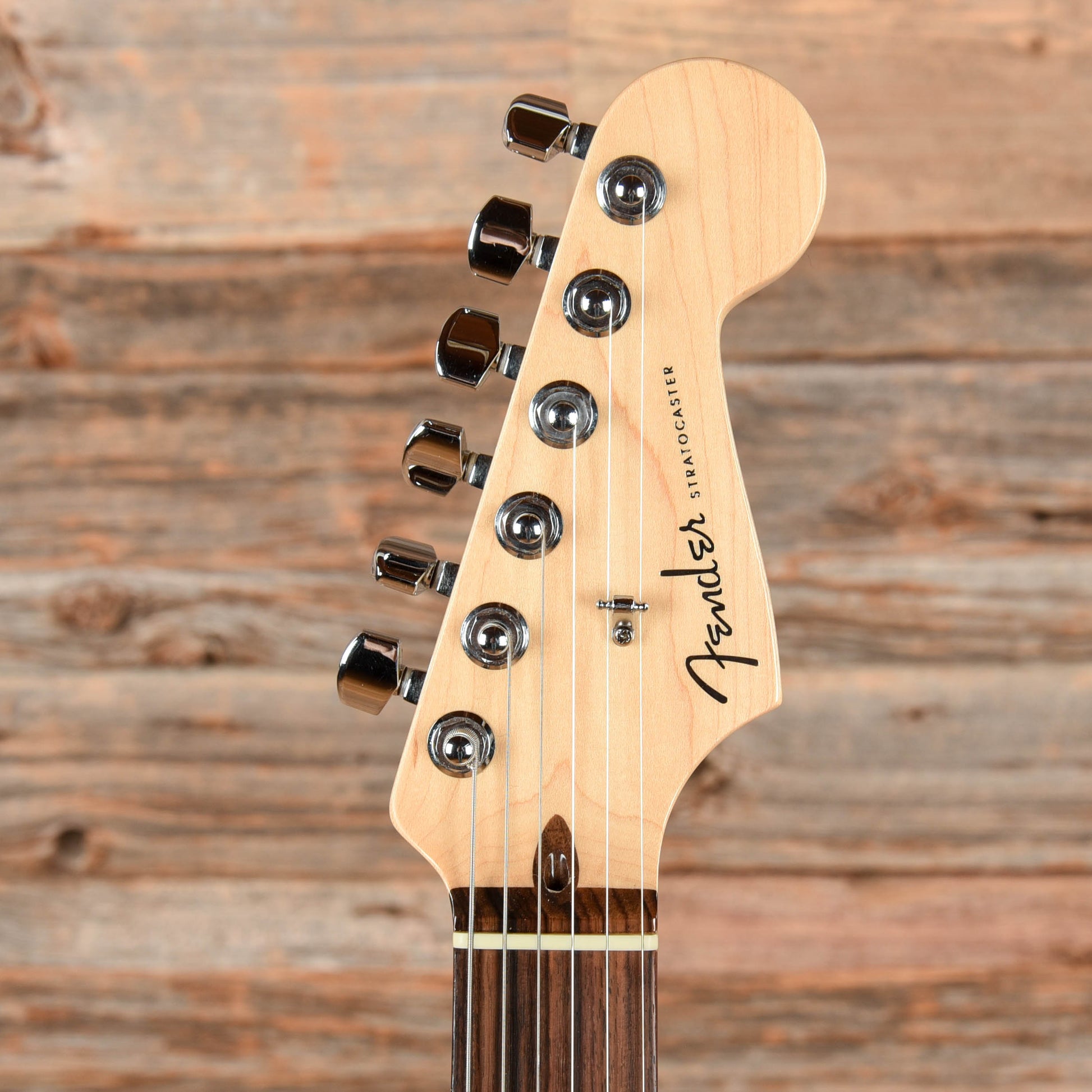 Fender AmericanDeluxe Stratocaster Sunburst 2005 Electric Guitars