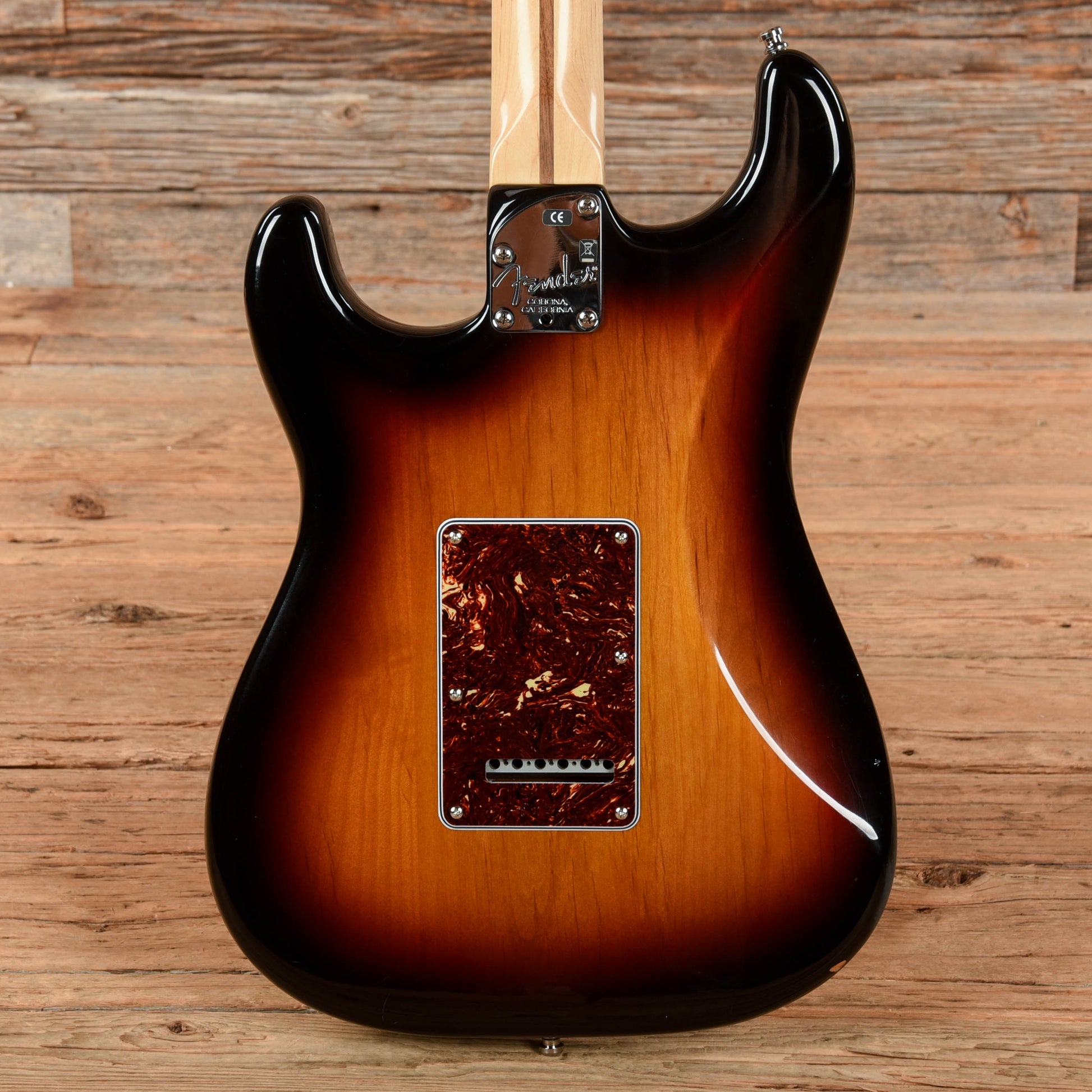 Fender AmericanDeluxe Stratocaster Sunburst 2005 Electric Guitars