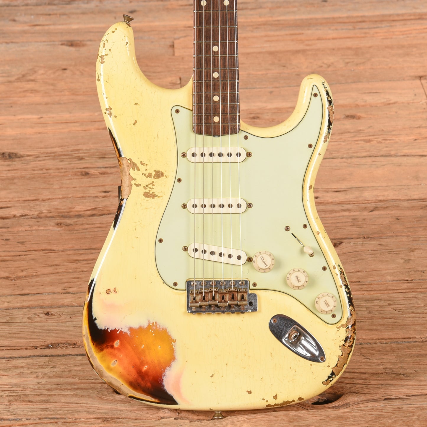 Fender Custom '60 Stratocater Heavy Relic White over Sunburst 2013 Electric Guitars