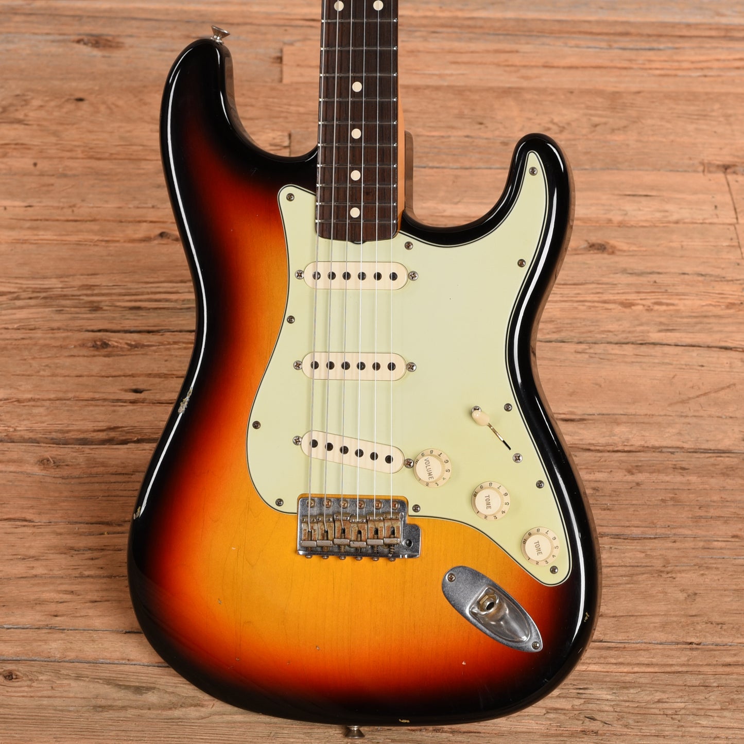 Fender Custom Shop '60 Stratocaster Relic Sunburst Electric Guitars
