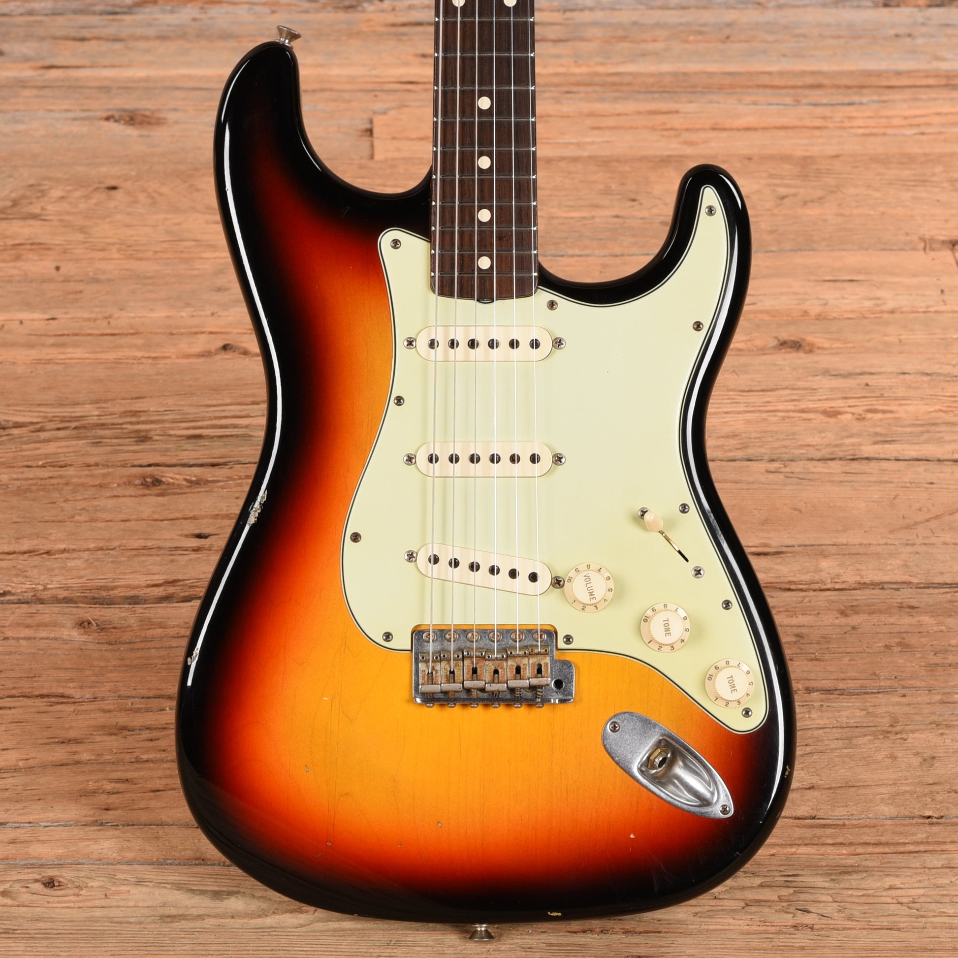 Fender Custom Shop '60 Stratocaster Relic Sunburst Electric Guitars