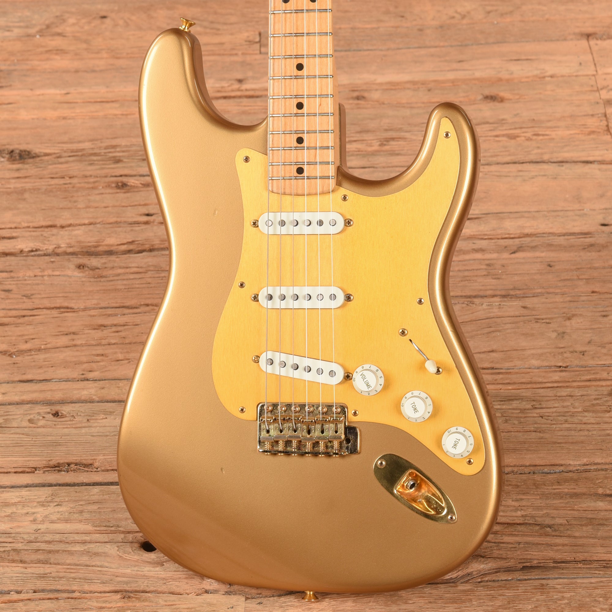 Fender Custom Shop Stratocaster HLE Gold 1989 Electric Guitars