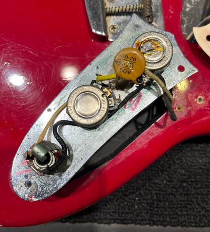 Fender Duo Sonic Red 1965 Electric Guitars