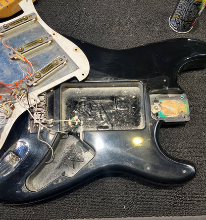 Fender Fender Strat Plus Black 1989 Electric Guitars