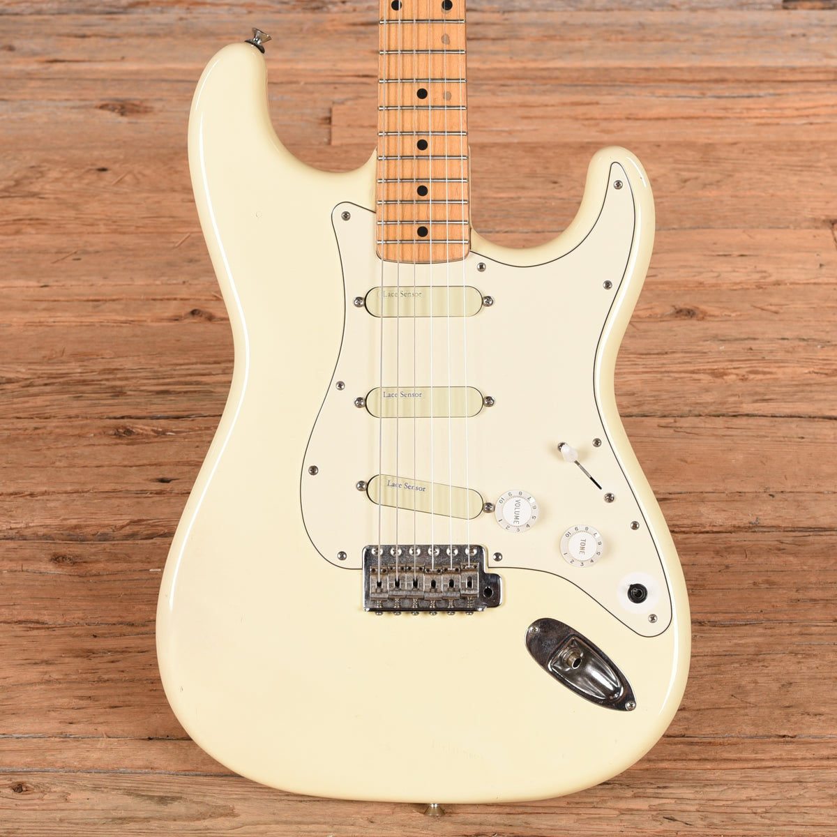 Fender MIJ Standard Stratocaster White 1987 Electric Guitars
