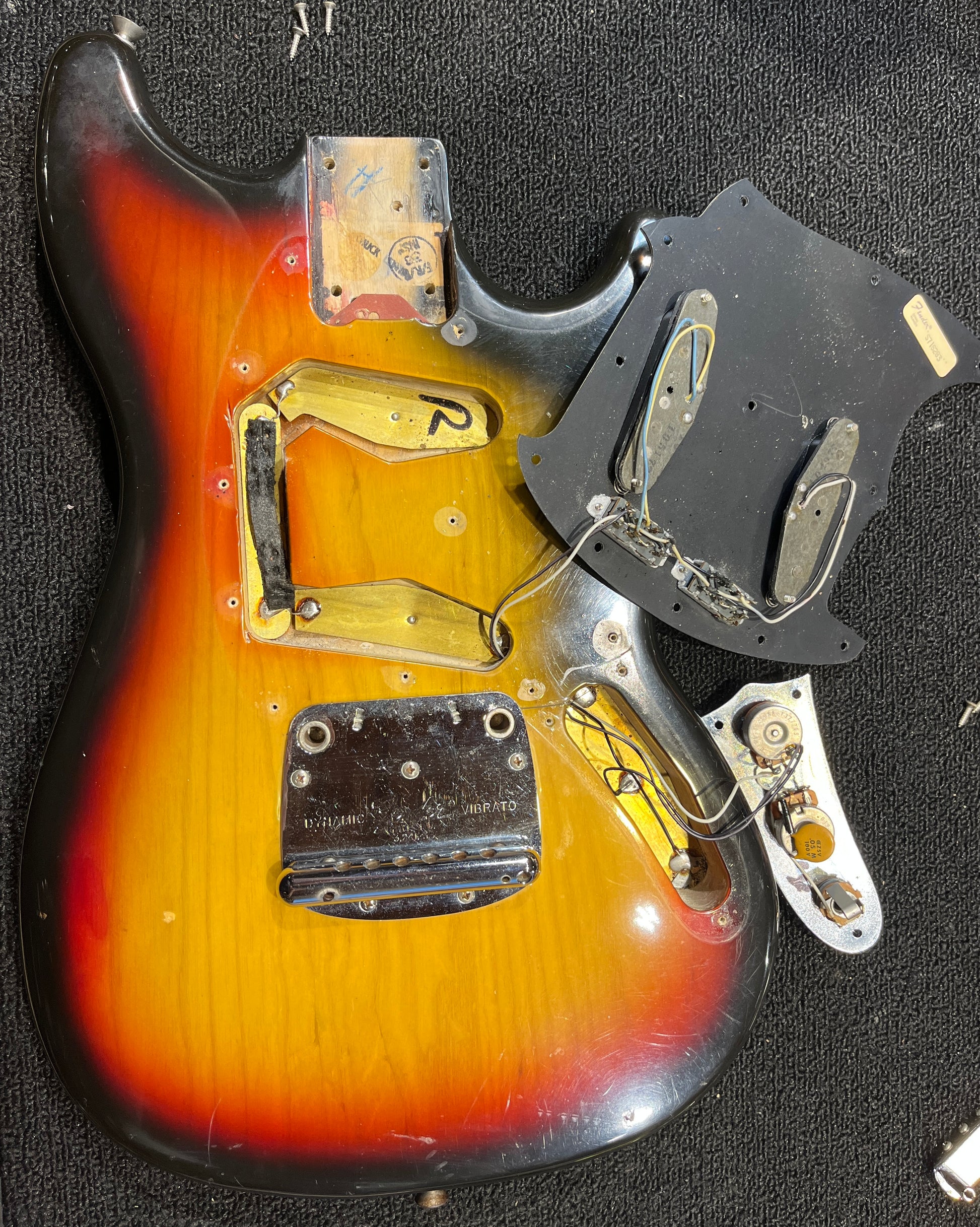 Fender Mustang Sunburst 1977 Electric Guitars