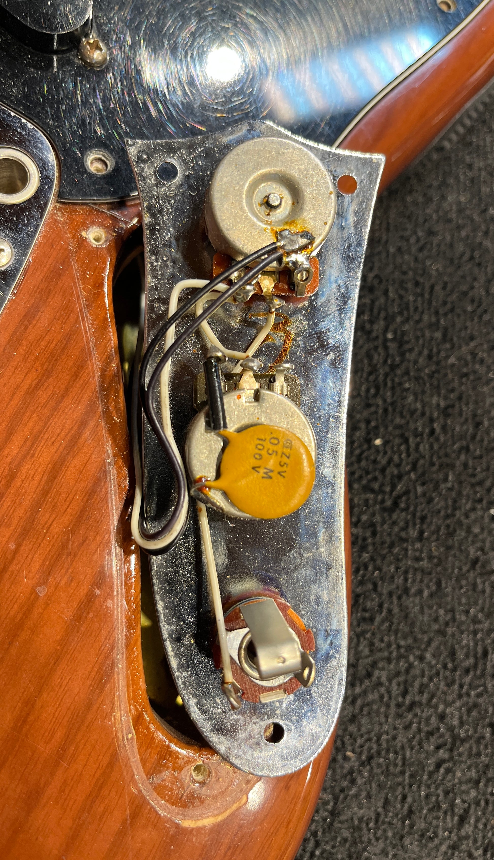Fender Mustang Walnut 1977 Electric Guitars