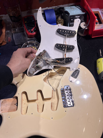 Fender ST-72 55 Stratocaster Olympic White 1985 Electric Guitars
