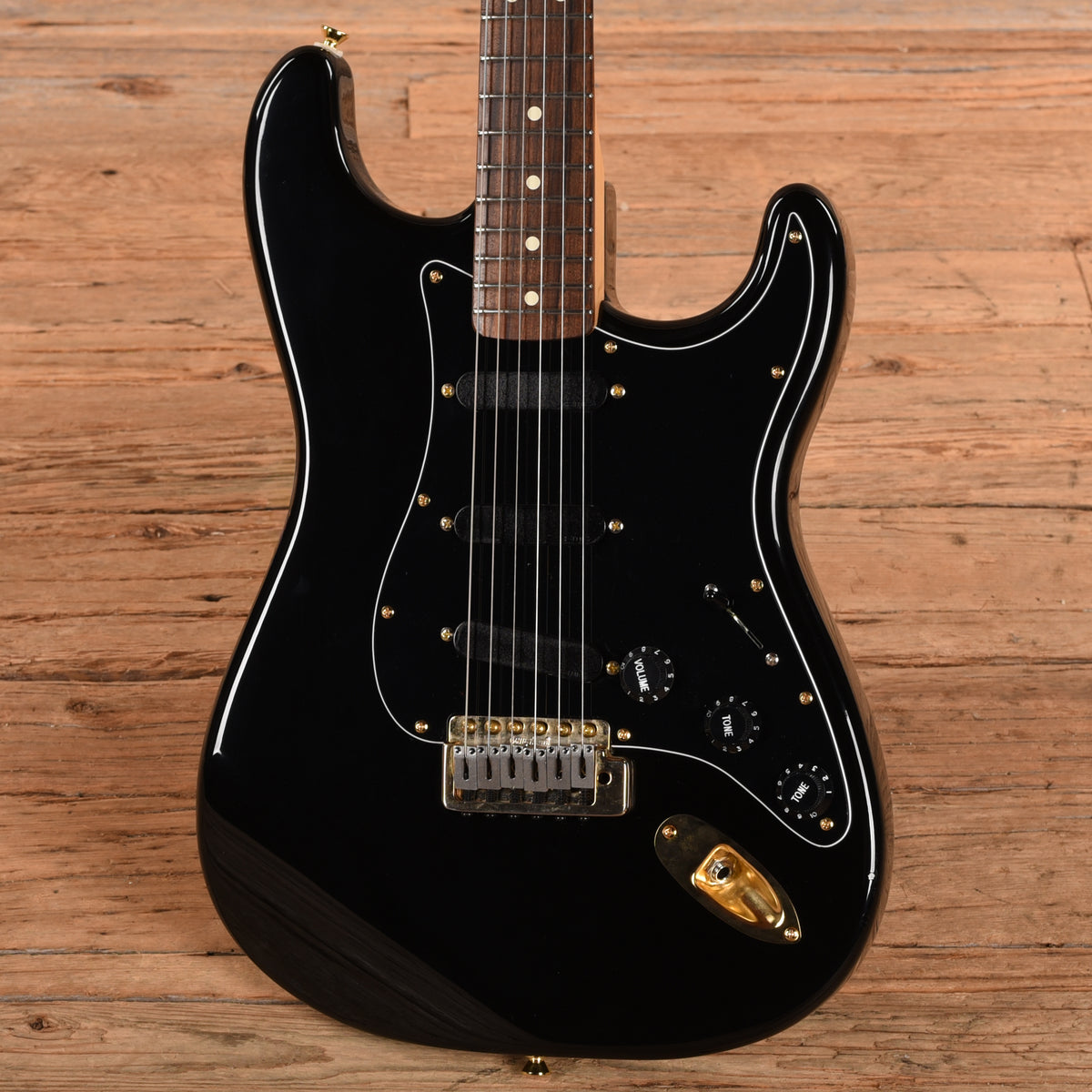 Fender Standard Stratocaster Black 2000 Electric Guitars
