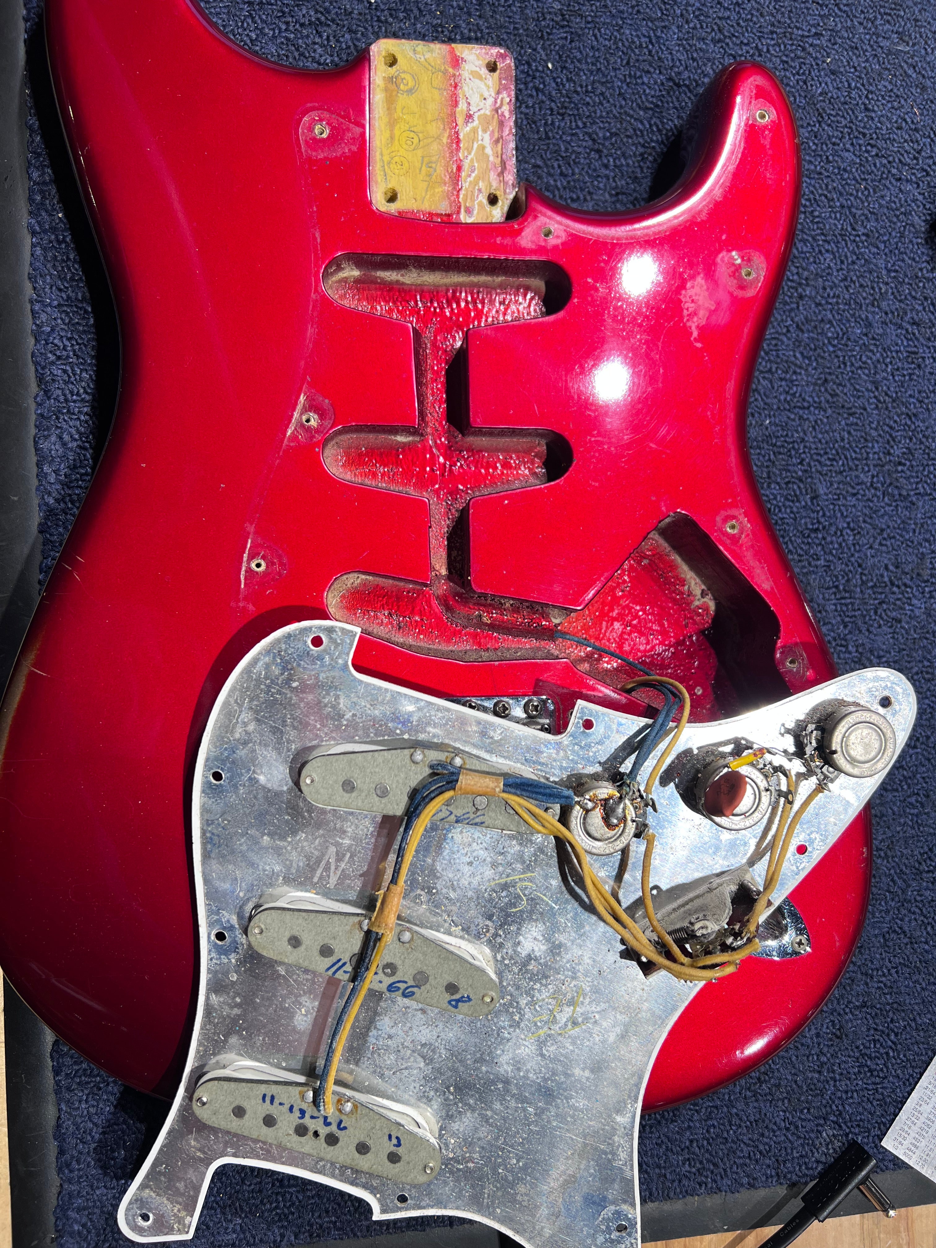 Fender Stratocaster Candy Apple Red 1966 Electric Guitars