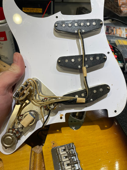 Fender Stratocaster Hardtail Sunburst 1957 Electric Guitars