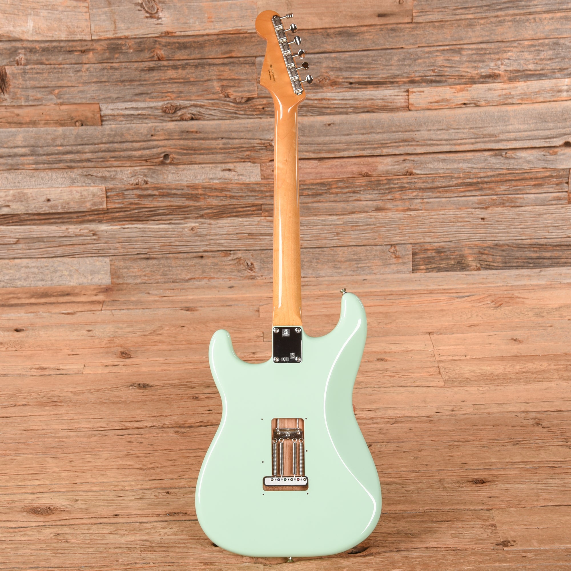 / Fender Vintera M01696000003000-00-600x600.jpg Stratocaster（2022) 60s ギター