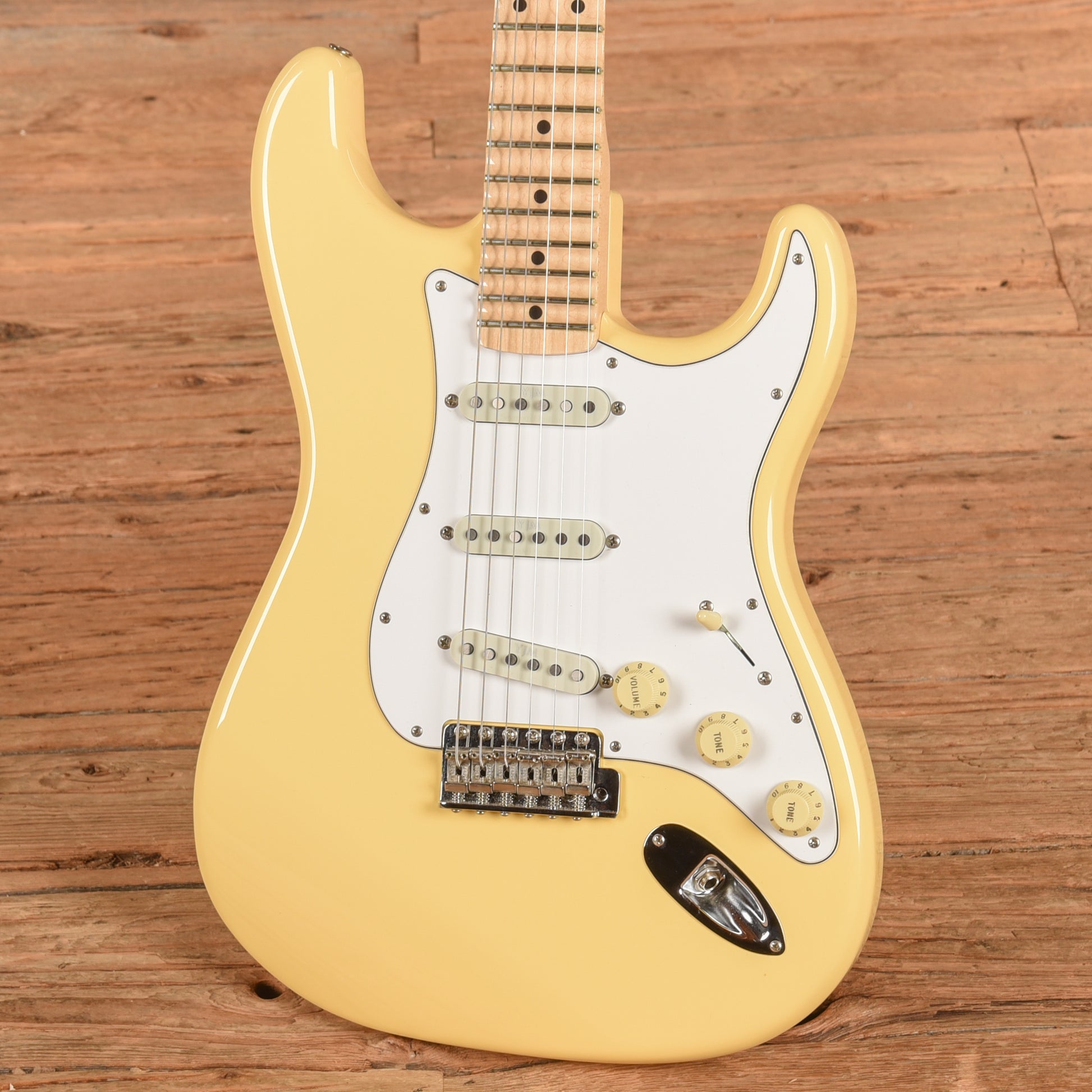 Fender Yngwie Malmsteen Stratocaster Vintage White 2022 Electric Guitars